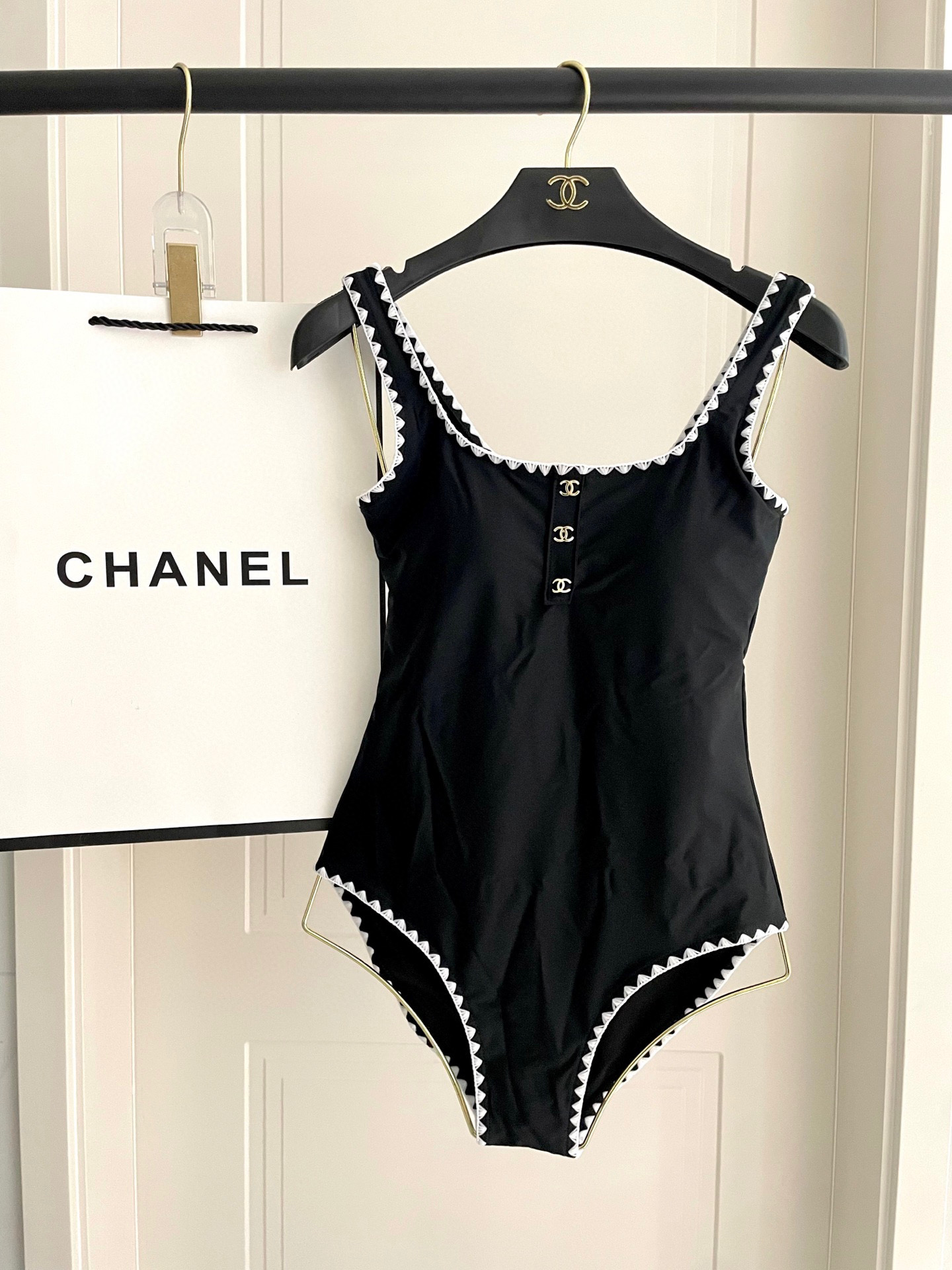  Chanel新款连体泳衣😍🥰适合多种场景的游泳衣🏊‍♀️海边 游泳池 温泉 水上乐园 漂流都可以😌内搭