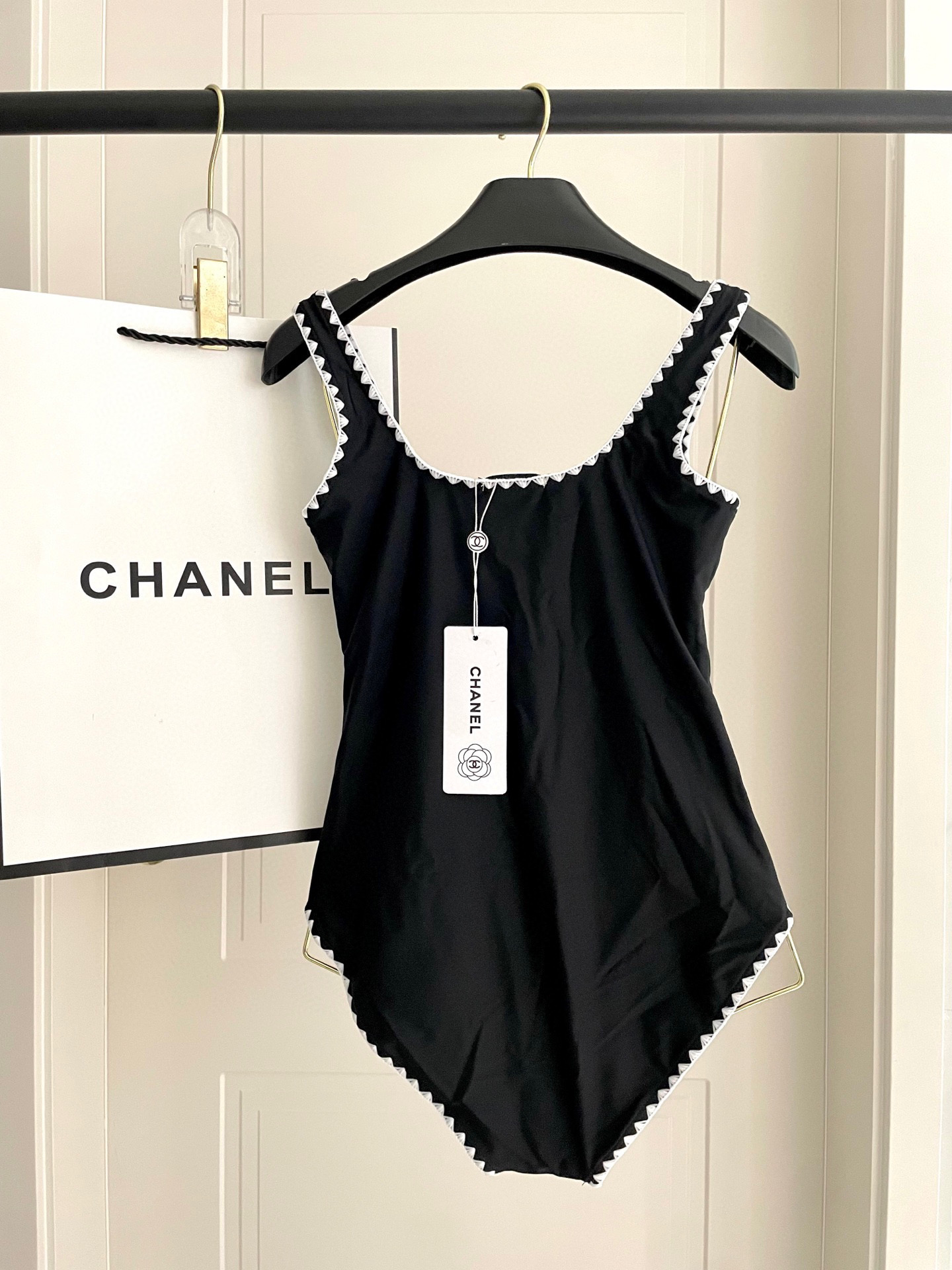  Chanel新款连体泳衣😍🥰适合多种场景的游泳衣🏊‍♀️海边 游泳池 温泉 水上乐园 漂流都可以😌内搭