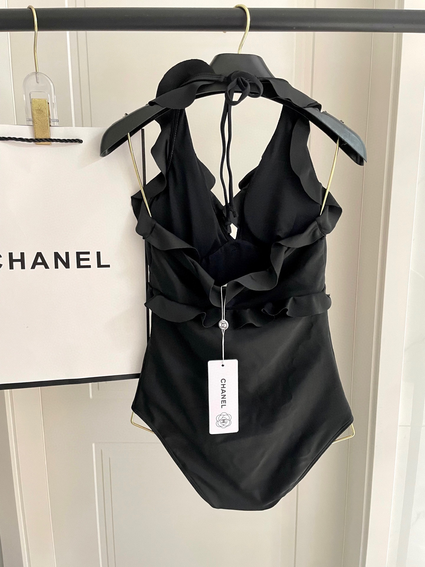  Chanel新款连体泳衣   时尚潮流款 😍🥰适合多种场景的游泳衣🏊‍♀️海边 游泳池 温泉 水上乐园