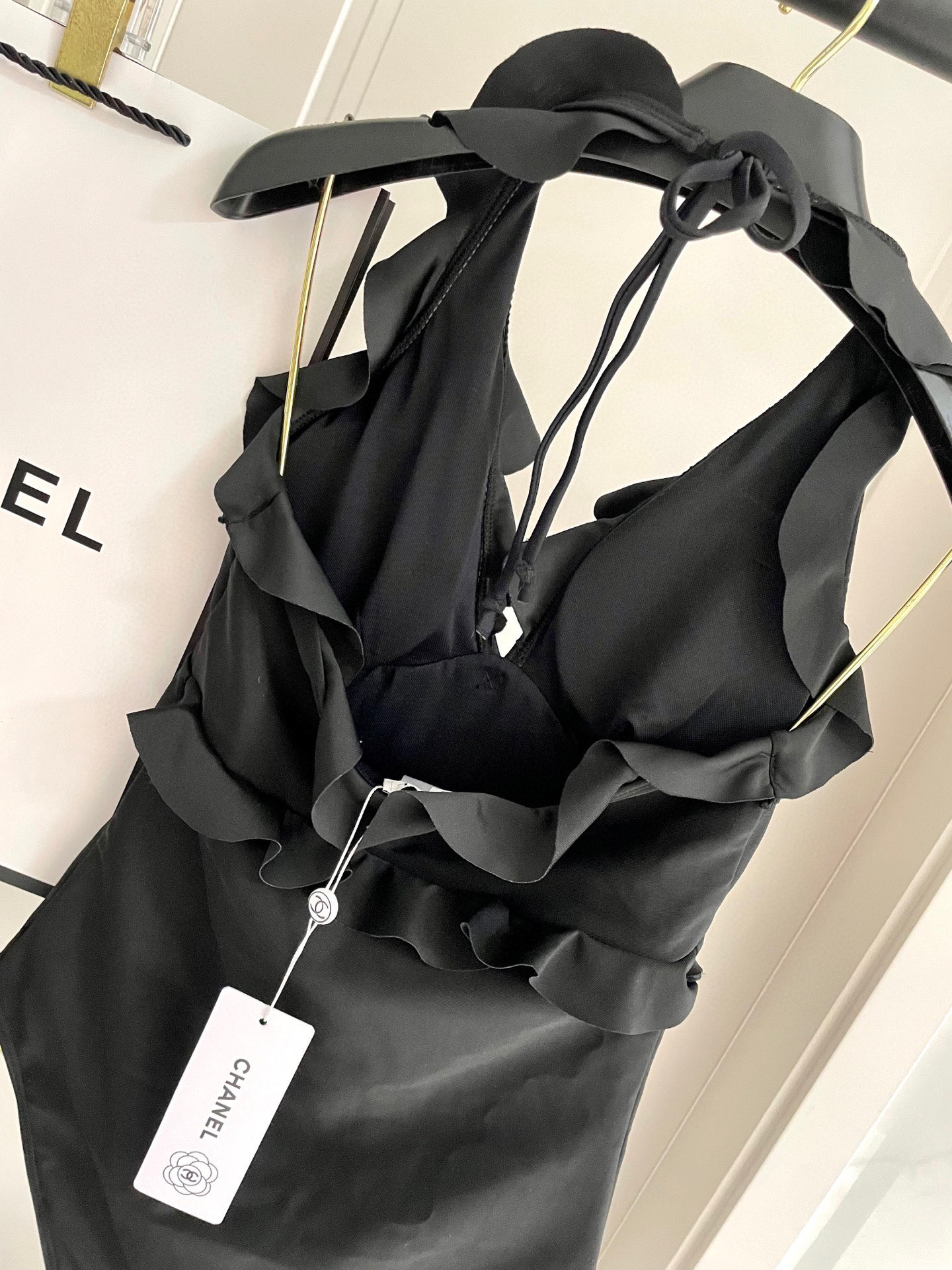  Chanel新款连体泳衣   时尚潮流款 😍🥰适合多种场景的游泳衣🏊‍♀️海边 游泳池 温泉 水上乐园