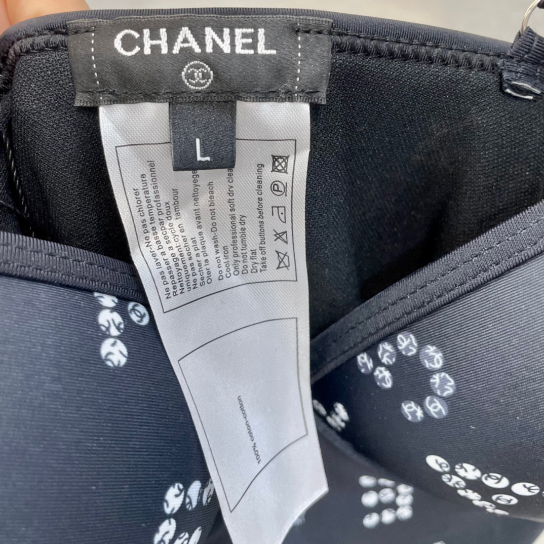  Chanel 新款连体衣 😍🥰适合多种场景的游泳衣🏊‍♀️海边 游泳池 温泉 水上乐园 漂流都可以😌内