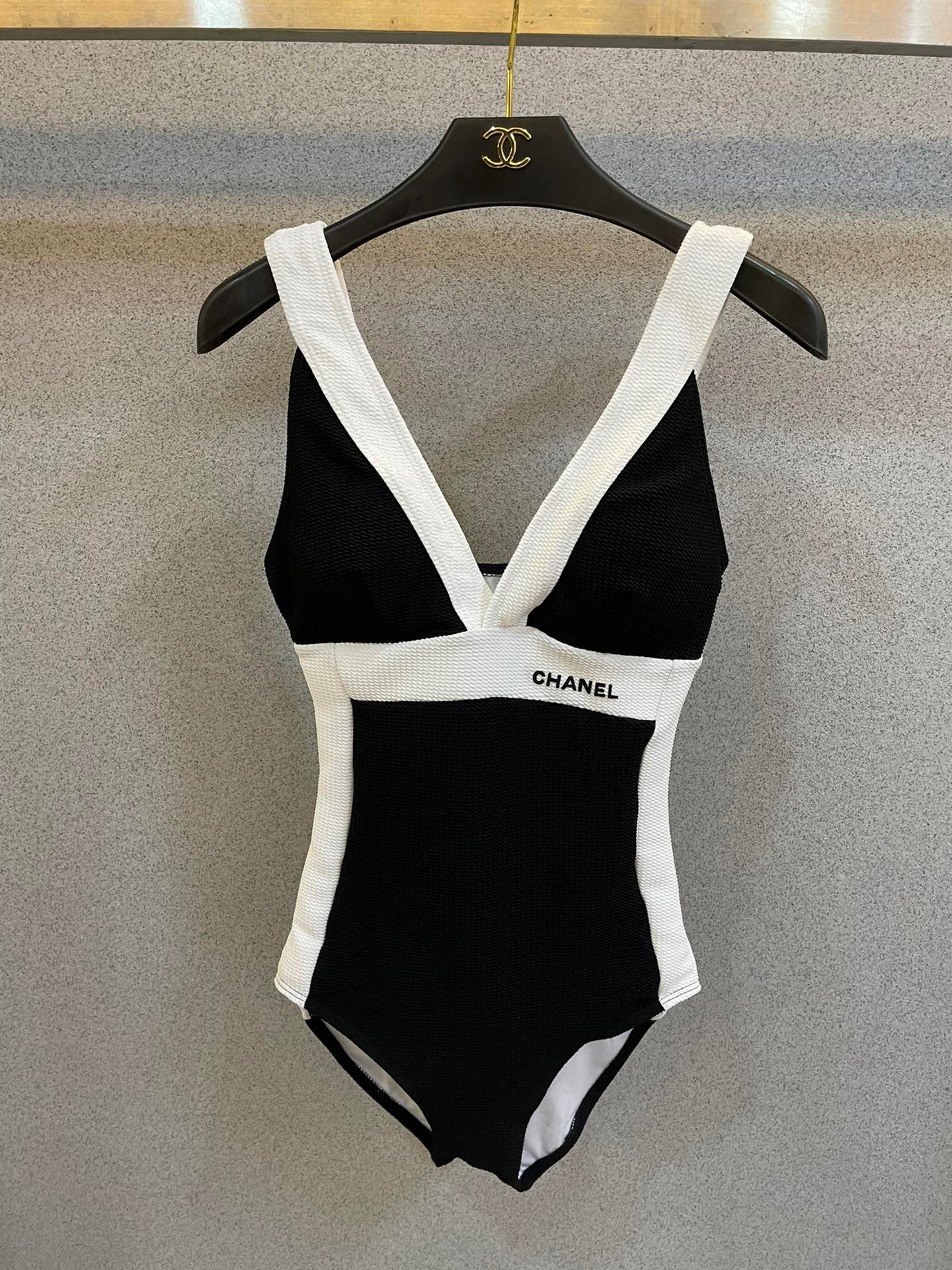  Chanel新款泳衣😍🥰适合多种场景的游泳衣🏊‍♀️海边 游泳池 温泉 水上乐园 漂流都可以😌内搭也完