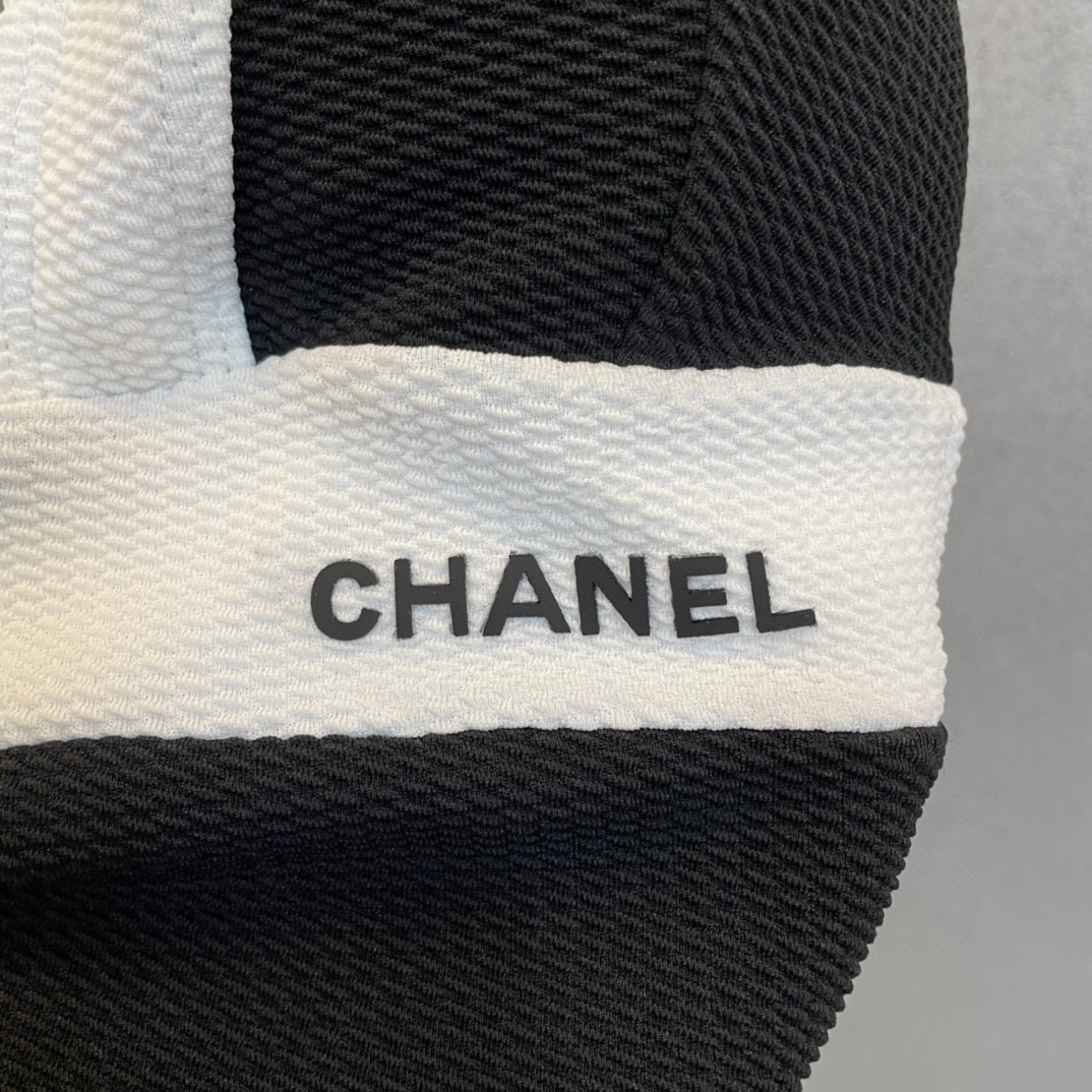  Chanel新款泳衣😍🥰适合多种场景的游泳衣🏊‍♀️海边 游泳池 温泉 水上乐园 漂流都可以😌内搭也完
