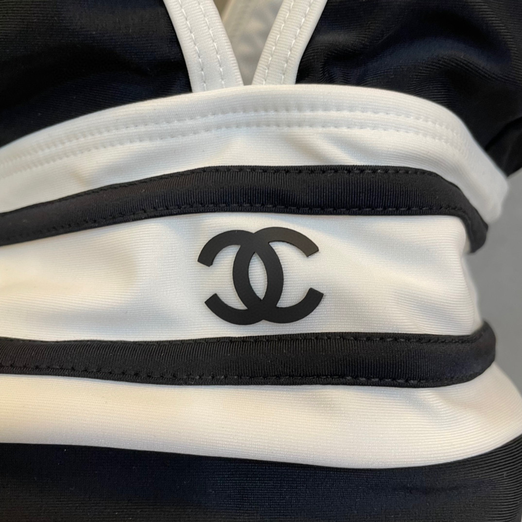  Chanel新款泳衣😍🥰适合多种场景的游泳衣🏊‍♀️海边 游泳池 温泉 水上乐园 漂流都可以😌内搭也完