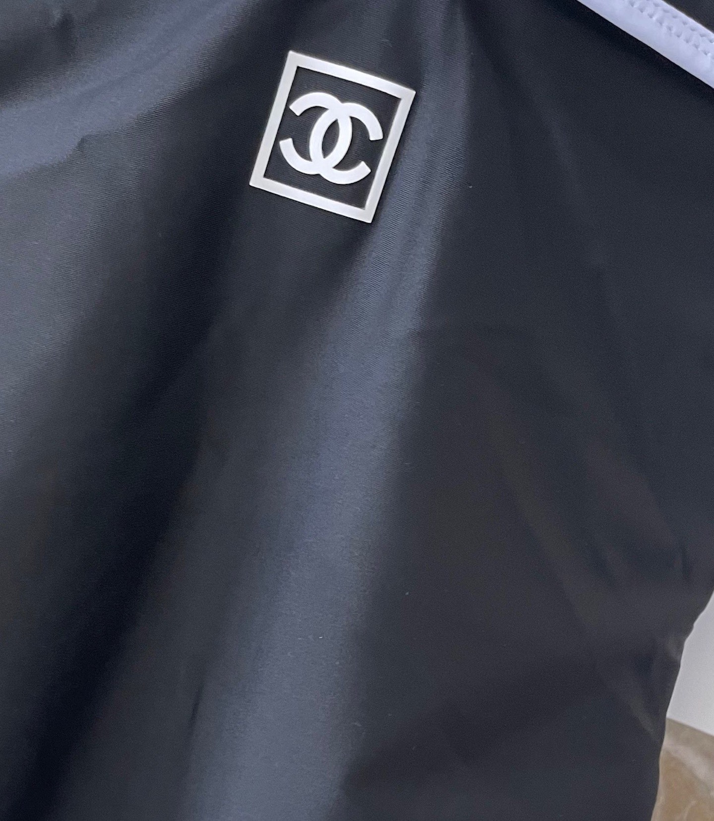  Chanel新款露背连体泳衣 黑色简单大气 适合多种场景的游泳衣🏊‍♀️海边 游泳池 温泉 水上乐园 