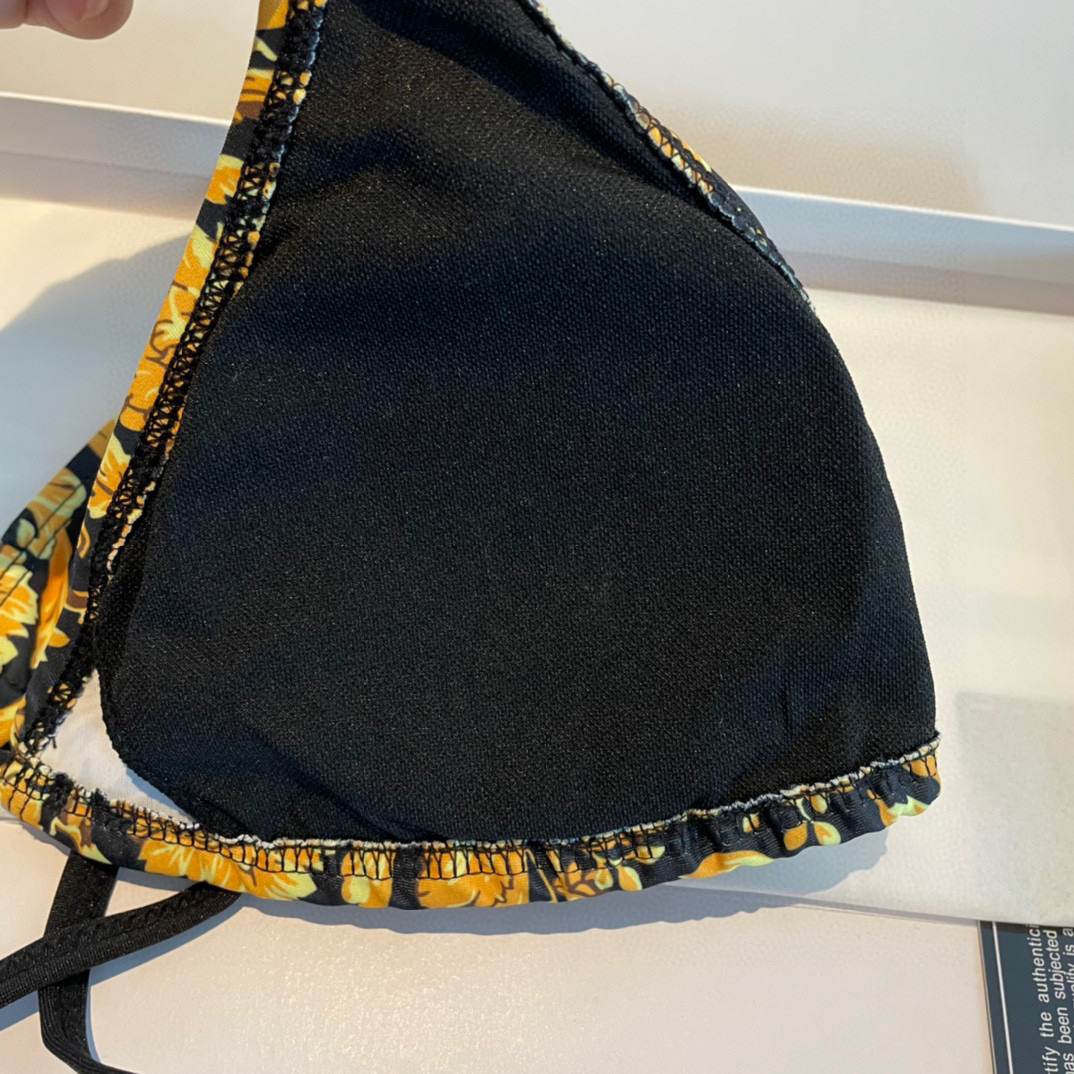  范思哲新款👙比基尼分体泳衣套装 印花吊带内衣+三角内裤 S M L Xl