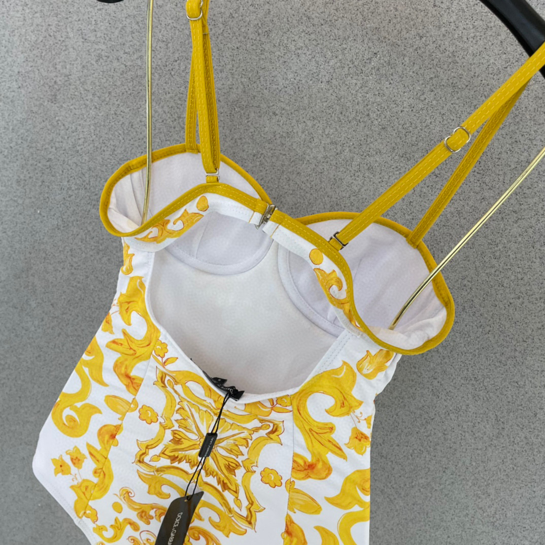  DG吊带钢托聚拢连体泳衣 性感女神🥰😍👙❤️😍🥰适合多种场景的游泳衣🏊‍♀️海边 游泳池 温泉 水上乐