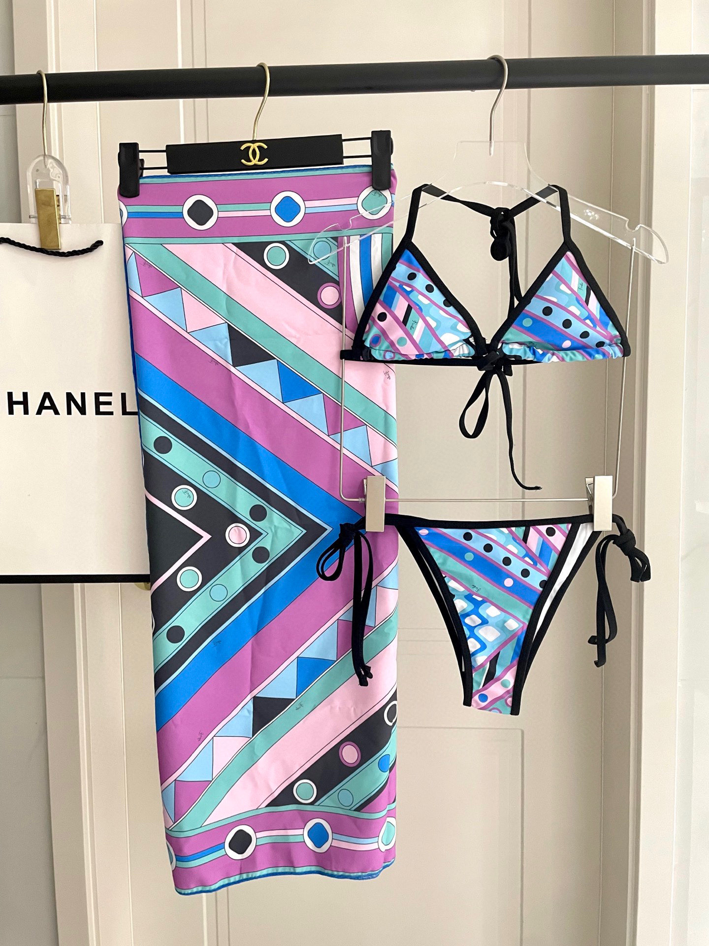 Pucci新款比基尼 三件套 😍🥰适合多种场景的游泳衣🏊‍♀️海边 游泳池 温泉 水上乐园 漂流都可以