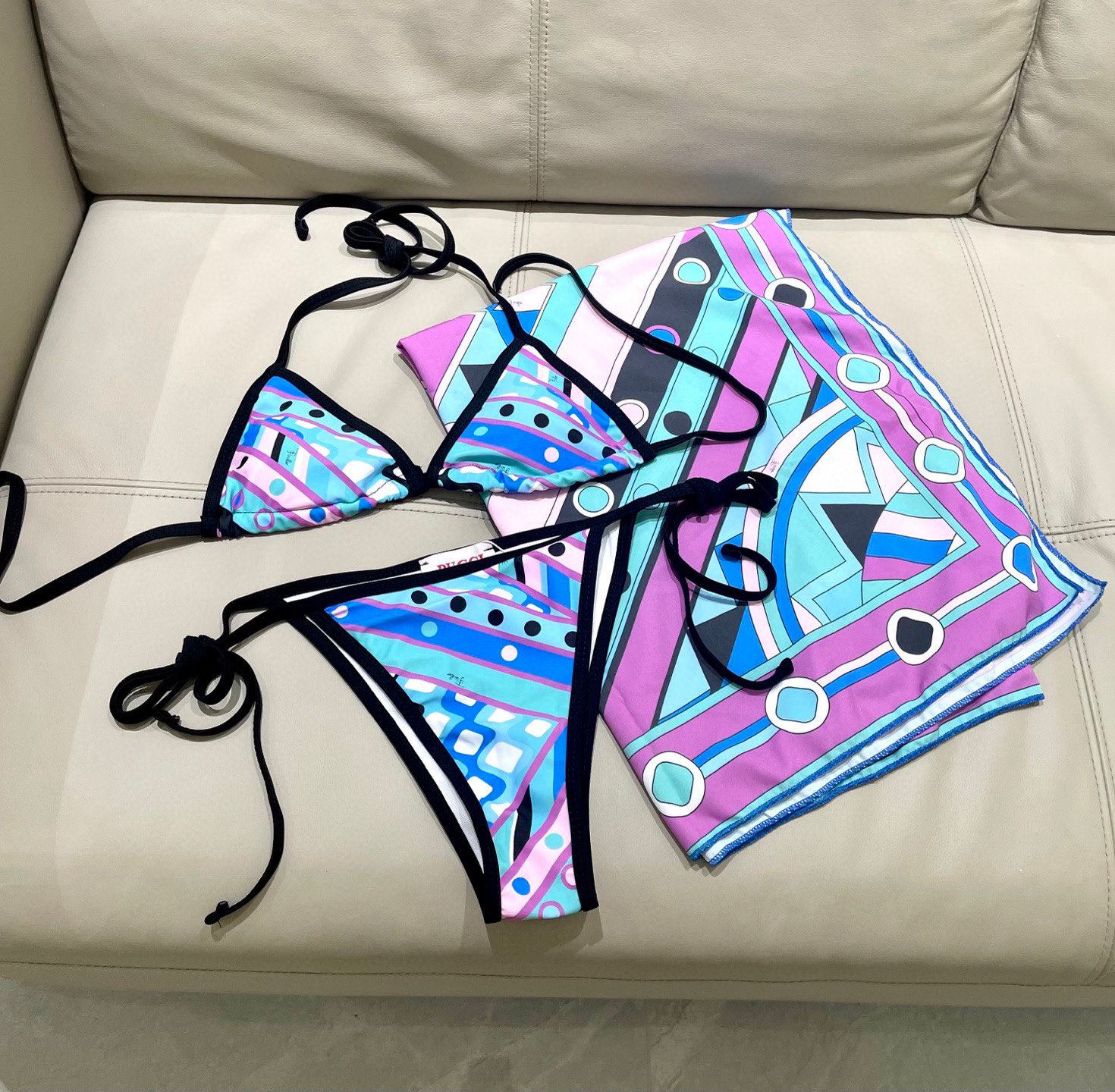  Pucci新款比基尼 三件套 😍🥰适合多种场景的游泳衣🏊‍♀️海边 游泳池 温泉 水上乐园 漂流都可以