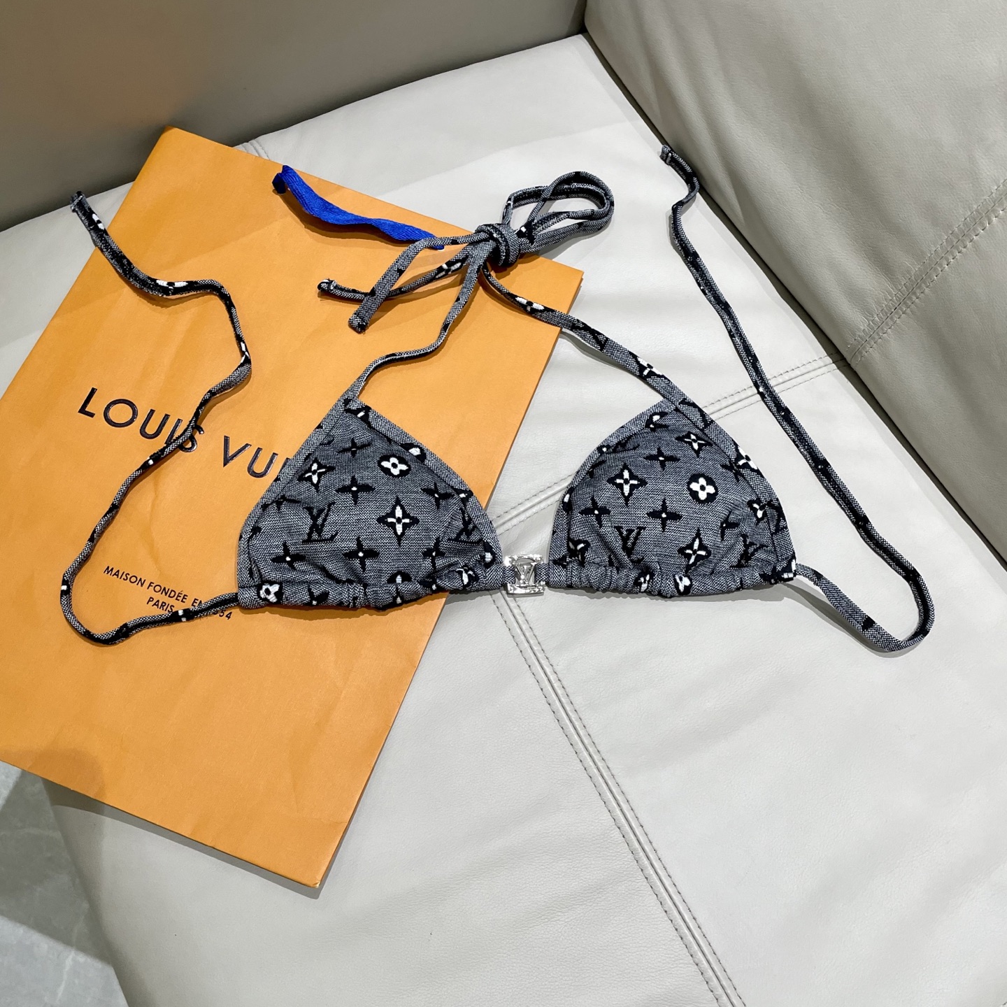  Lv新款提花连体体式泳衣👙❤️😍🥰适合多种场景的游泳衣🏊‍♀️海边 游泳池 温泉 水上乐园 漂流都可以