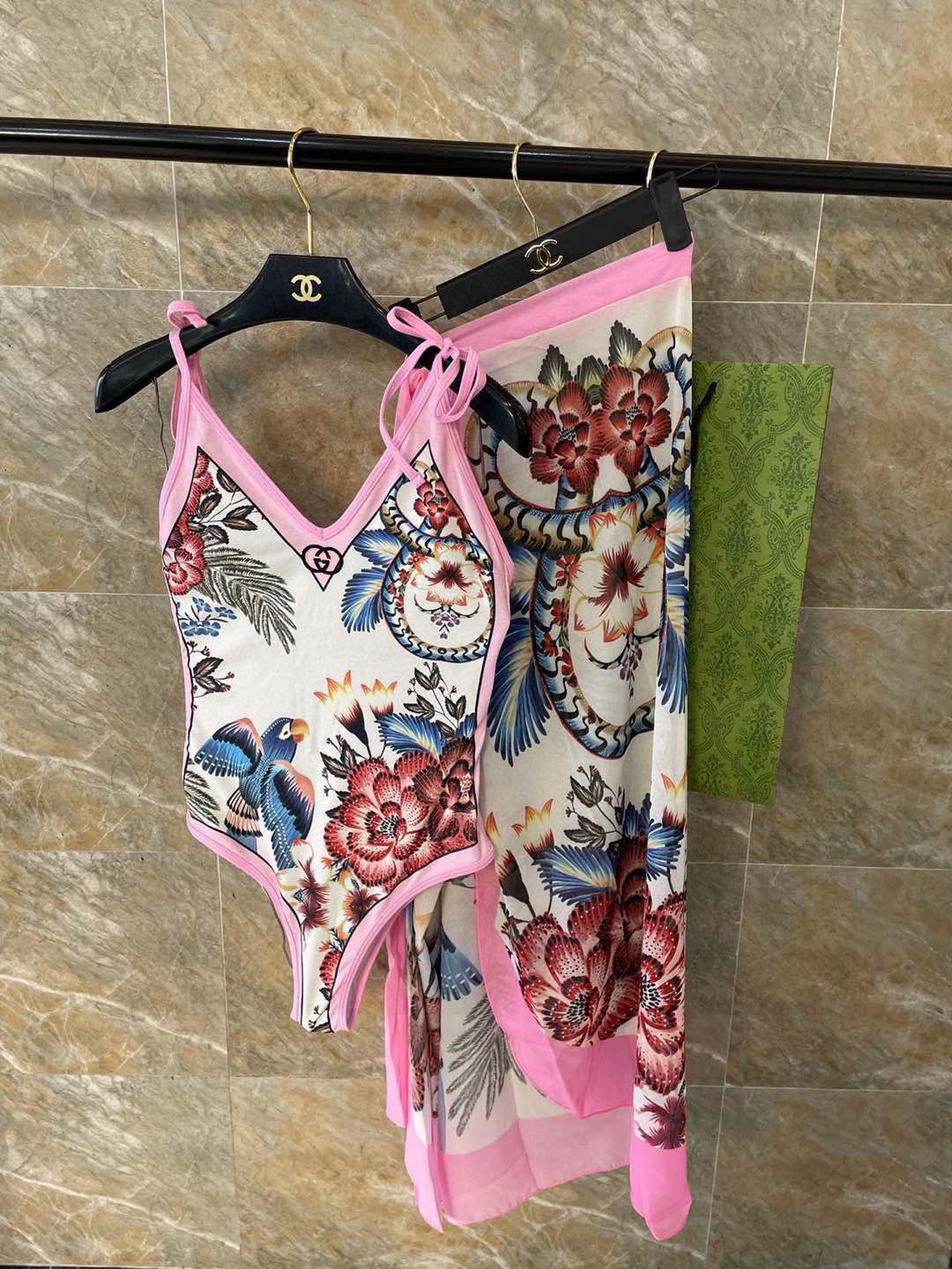  Gucci新款泳衣2件套 😍🥰适合多种场景的游泳衣🏊‍♀️海边 游泳池 温泉 水上乐园 漂流都可以😌内