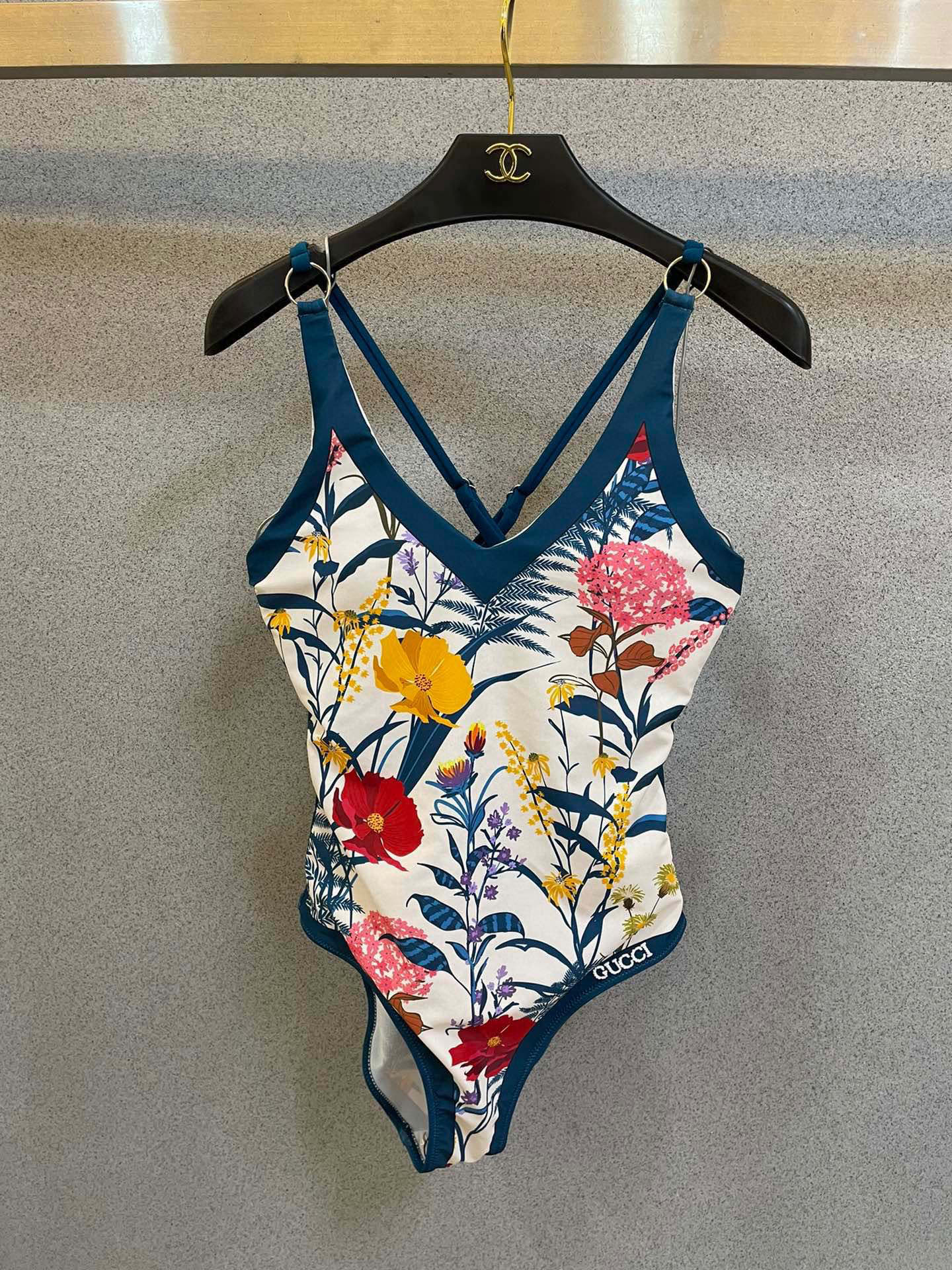  Gucci新款花卉连体泳衣  😍🥰适合多种场景的游泳衣🏊‍♀️海边 游泳池 温泉 水上乐园 漂流都可以