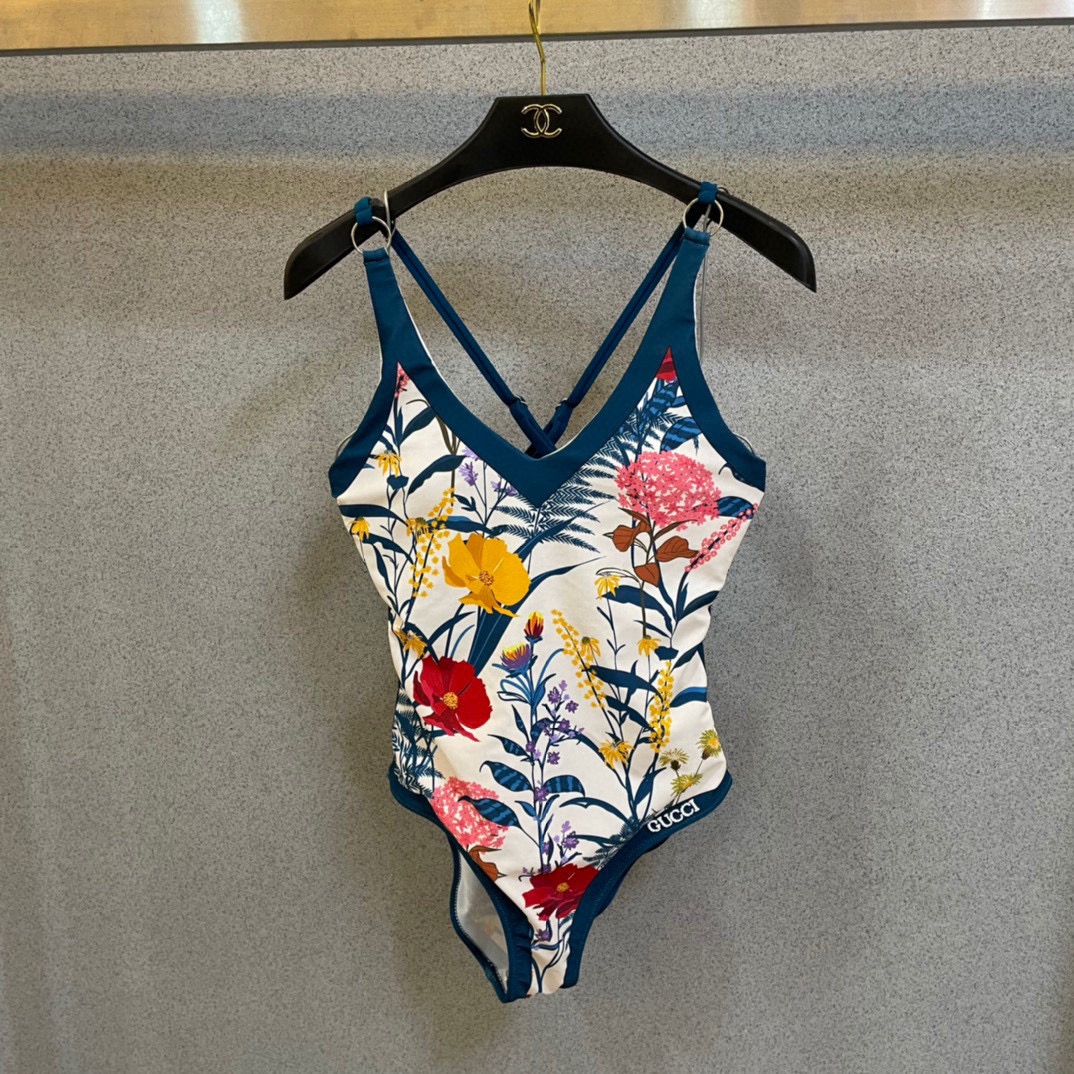  Gucci新款花卉连体泳衣  😍🥰适合多种场景的游泳衣🏊‍♀️海边 游泳池 温泉 水上乐园 漂流都可以