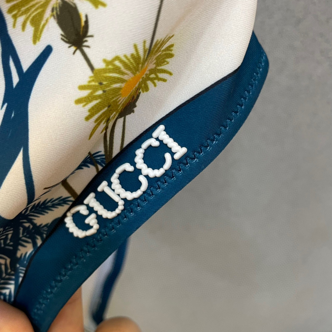 Gucci新款花卉连体泳衣  😍🥰适合多种场景的游泳衣🏊‍♀️海边 游泳池 温泉 水上乐园 漂流都可以