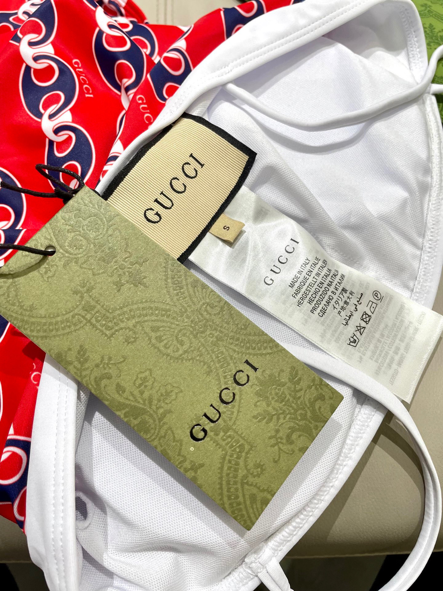  Gucci新款露背拼色连体泳衣 简单大气 适合多种场景的游泳衣🏊‍♀️海边 游泳池 温泉 水上乐园 漂