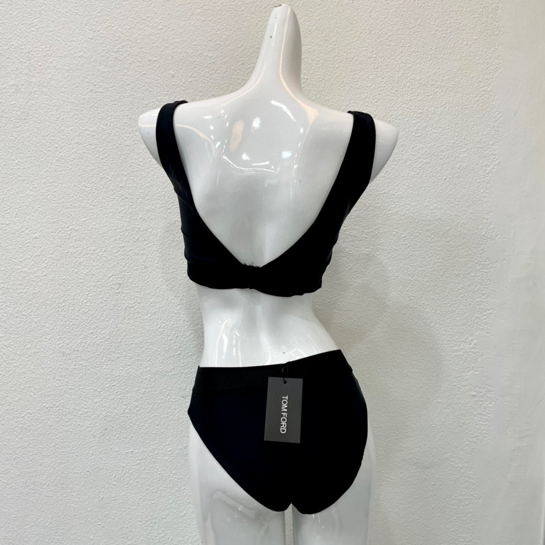  TOM FORD字母分体式泳衣 实物美翻了 小吊带设计➕短裤  码数：S M L Xl