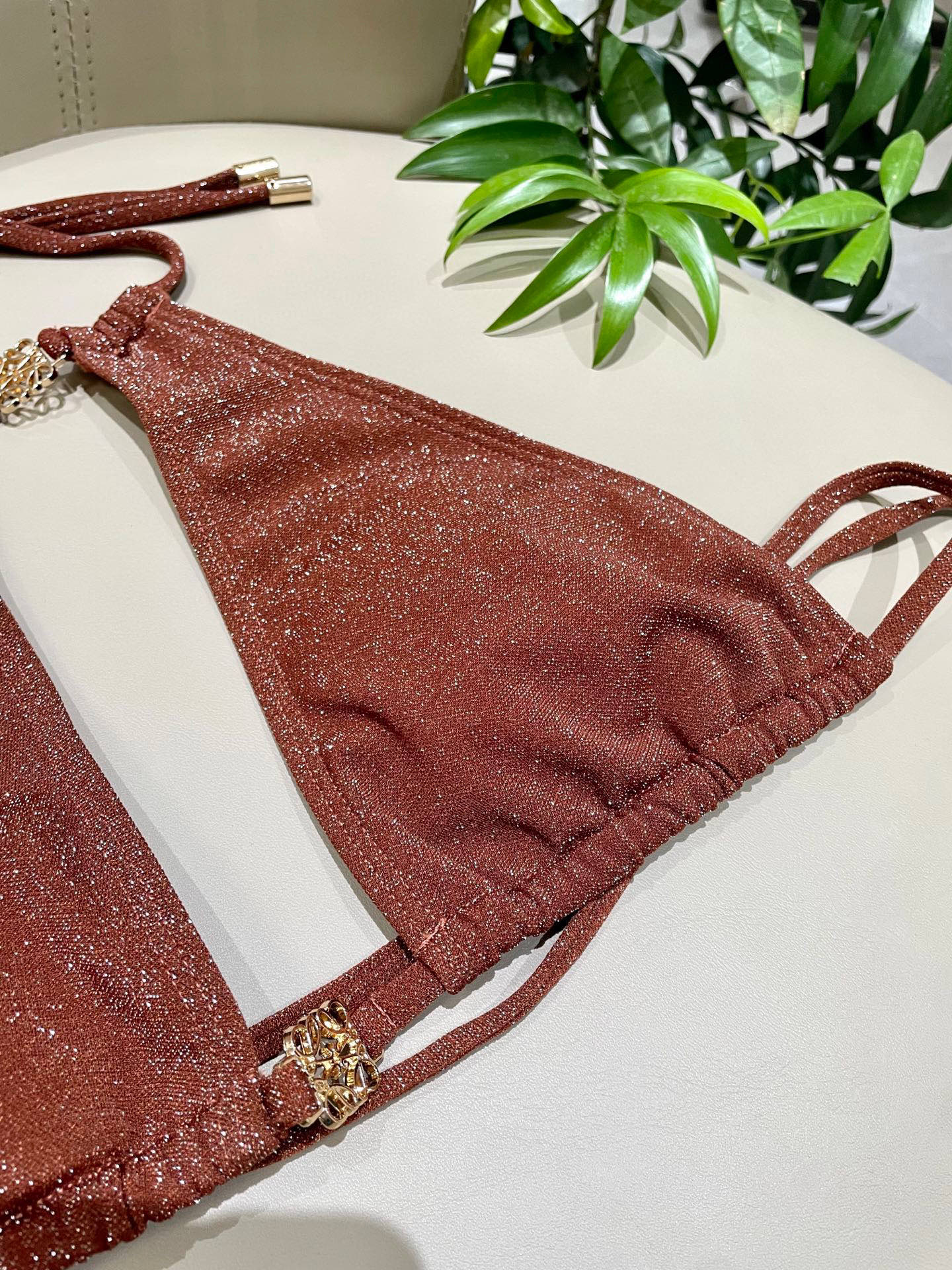  Loewe新款分体对版五金😍🥰适合多种场景的游泳衣🏊‍♀️海边 游泳池 温泉 水上乐园 漂流都可以😌内