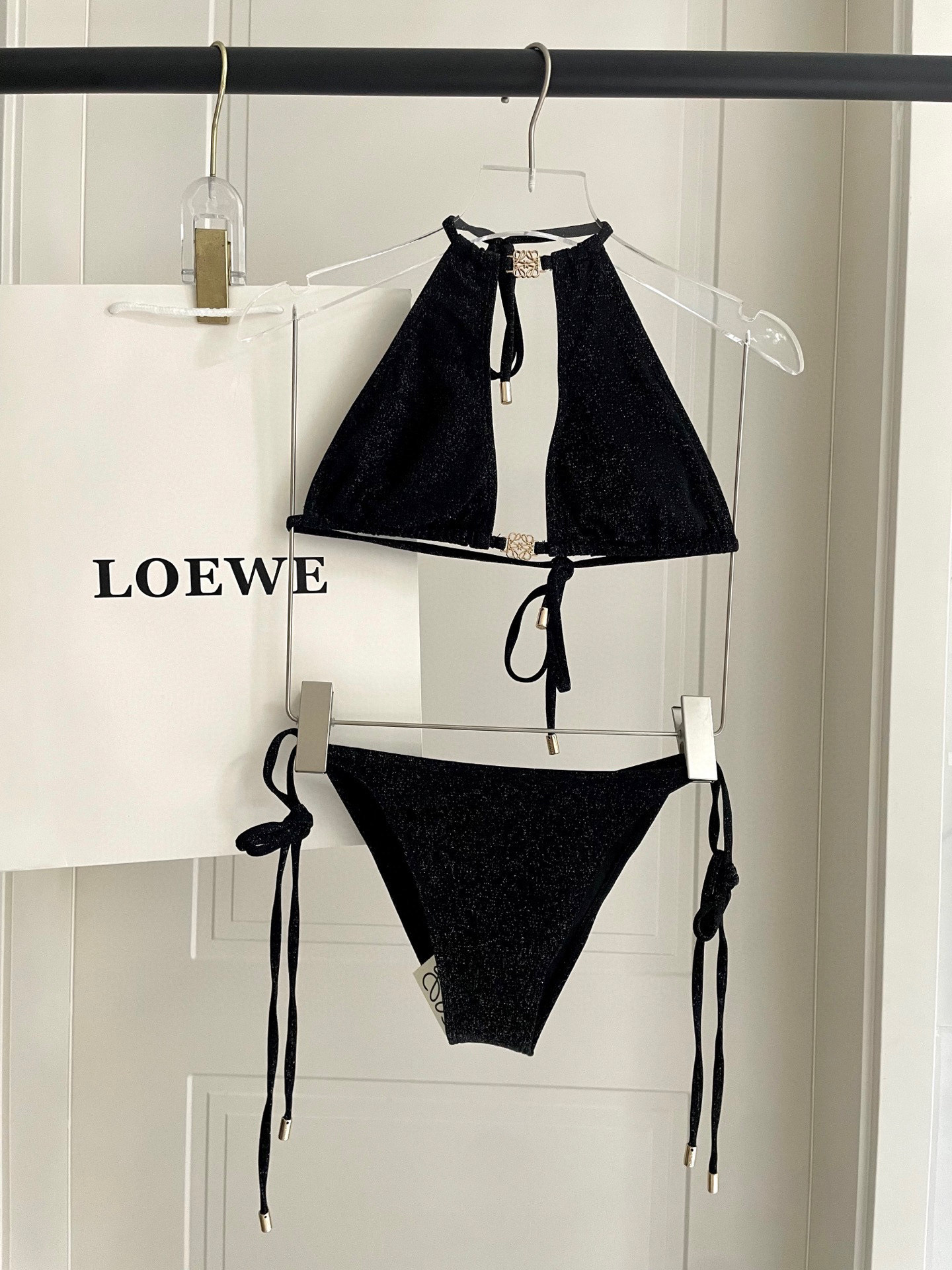  Loewe新款分体对版五金😍🥰适合多种场景的游泳衣🏊‍♀️海边 游泳池 温泉 水上乐园 漂流都可以😌内