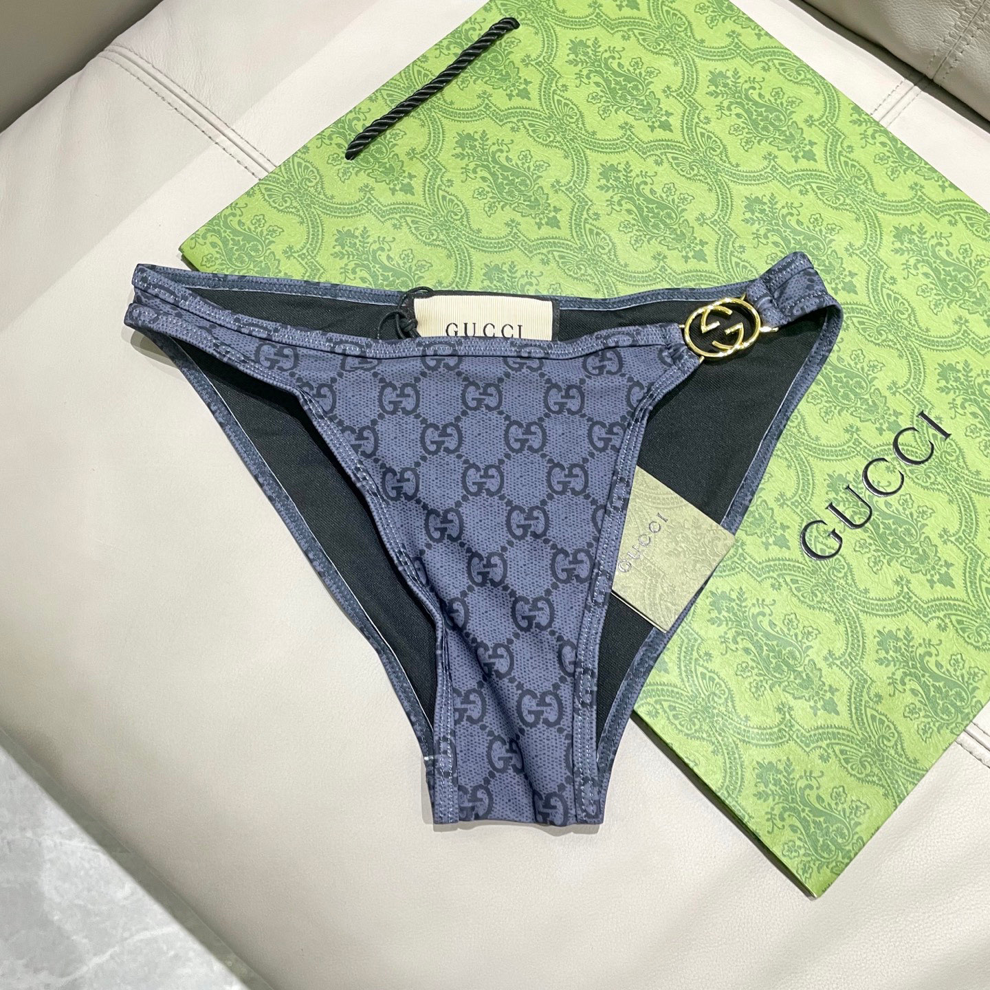  Gucci新款比基尼 适合多种场景的游泳衣🏊‍♀️海边 游泳池 温泉 水上乐园 漂流都可以😌内搭也完全