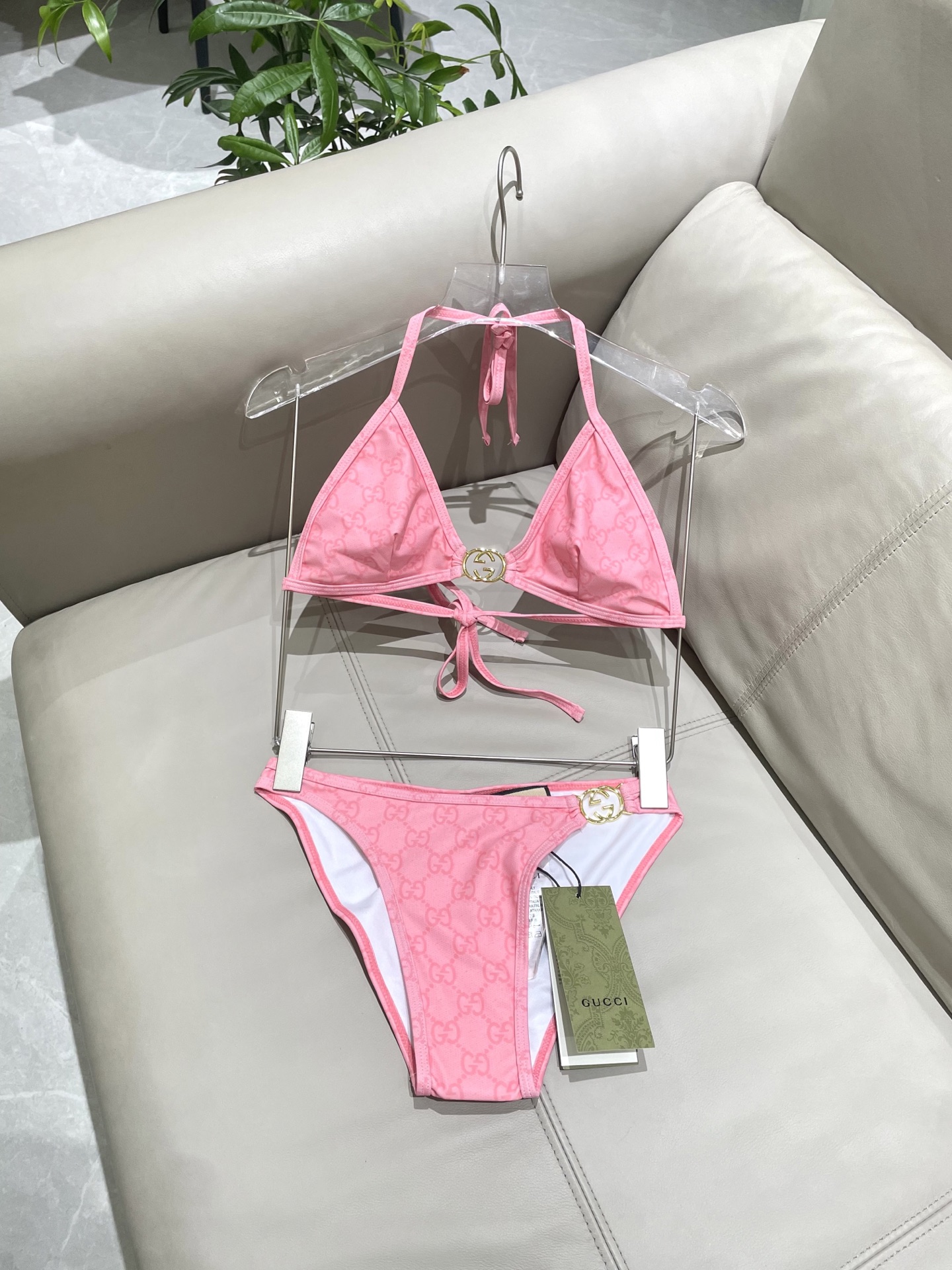  Gucci新款比基尼 适合多种场景的游泳衣🏊‍♀️海边 游泳池 温泉 水上乐园 漂流都可以😌内搭也完全