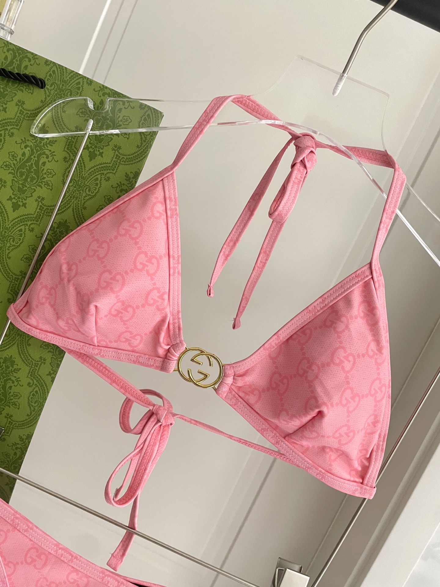  Gucci新款比基尼 适合多种场景的游泳衣🏊‍♀️海边 游泳池 温泉 水上乐园 漂流都可以😌内搭也完全