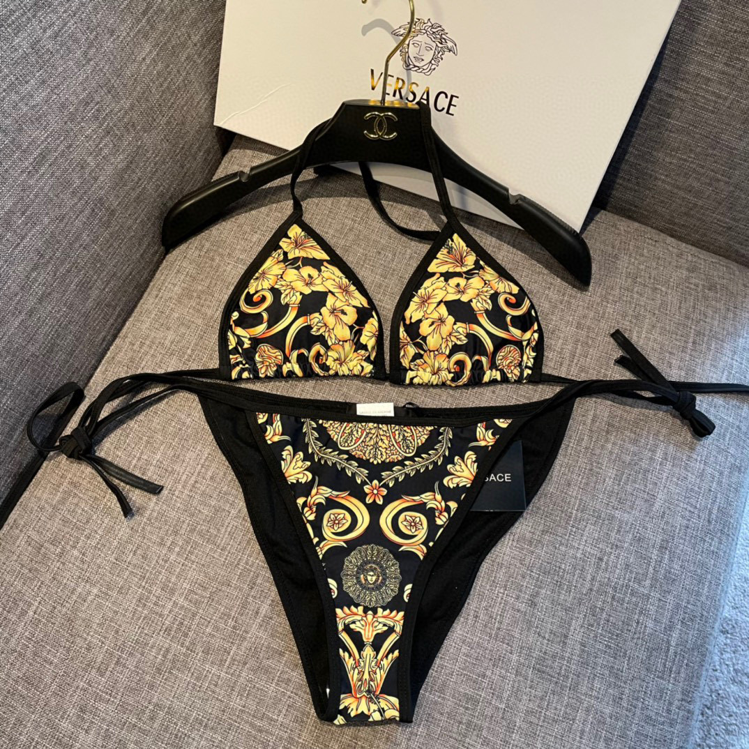  范思哲比基尼👙❤️😍🥰适合多种场景的游泳衣🏊‍♀️海边 游泳池 温泉 水上乐园 漂流都可以😌内搭外穿也