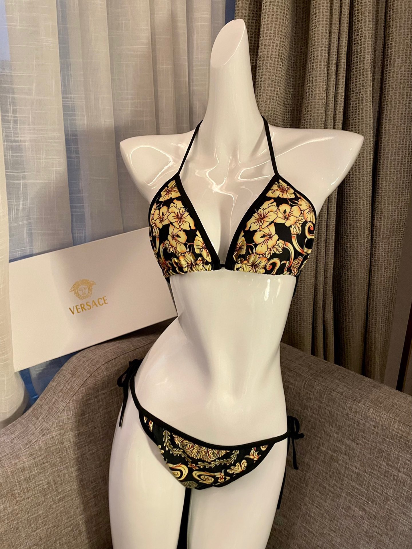  范思哲比基尼👙❤️😍🥰适合多种场景的游泳衣🏊‍♀️海边 游泳池 温泉 水上乐园 漂流都可以😌内搭外穿也