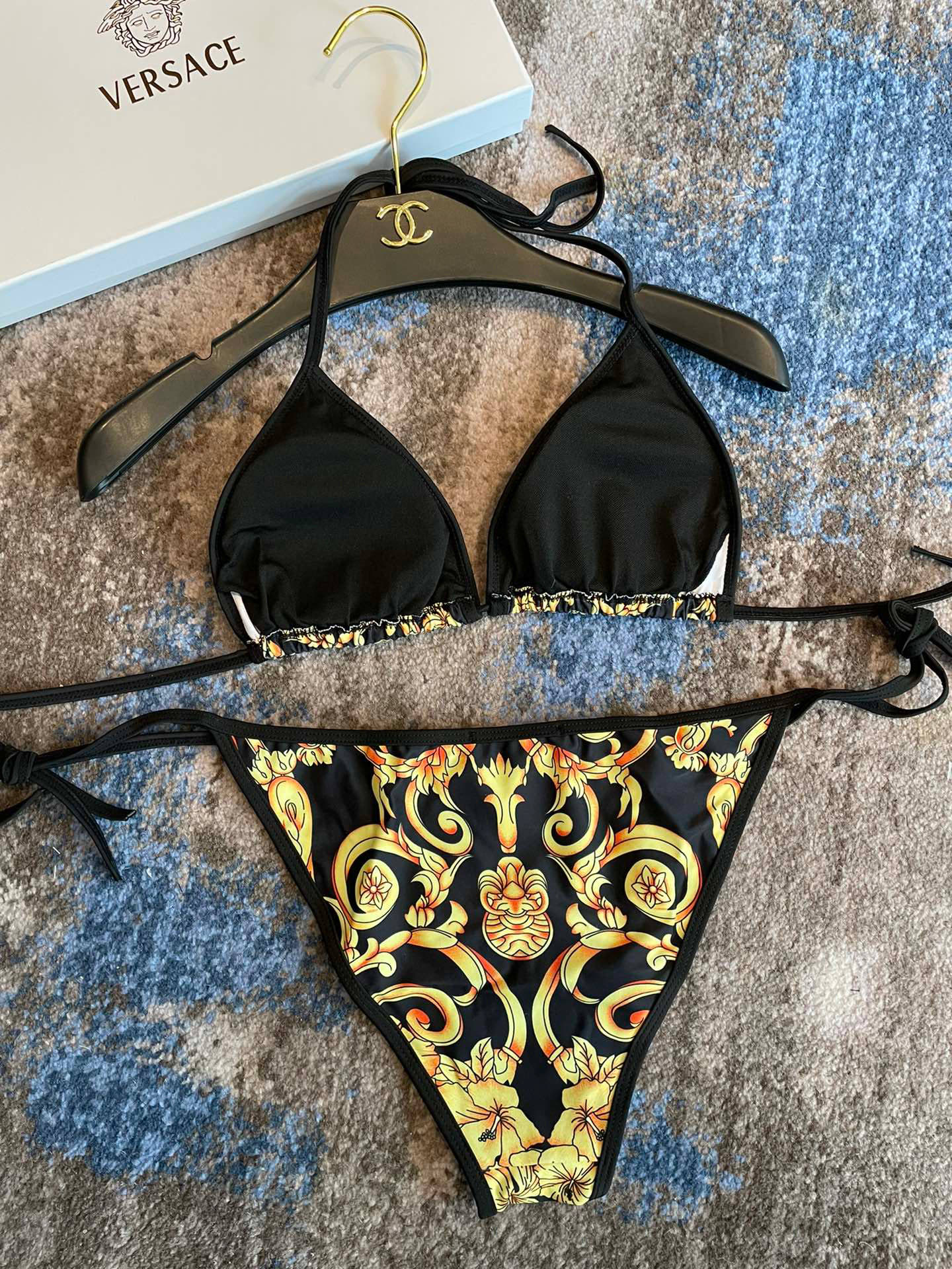  范思哲比基尼👙❤️😍🥰适合多种场景的游泳衣🏊‍♀️海边 游泳池 温泉 水上乐园 漂流都可以😌内搭外穿也