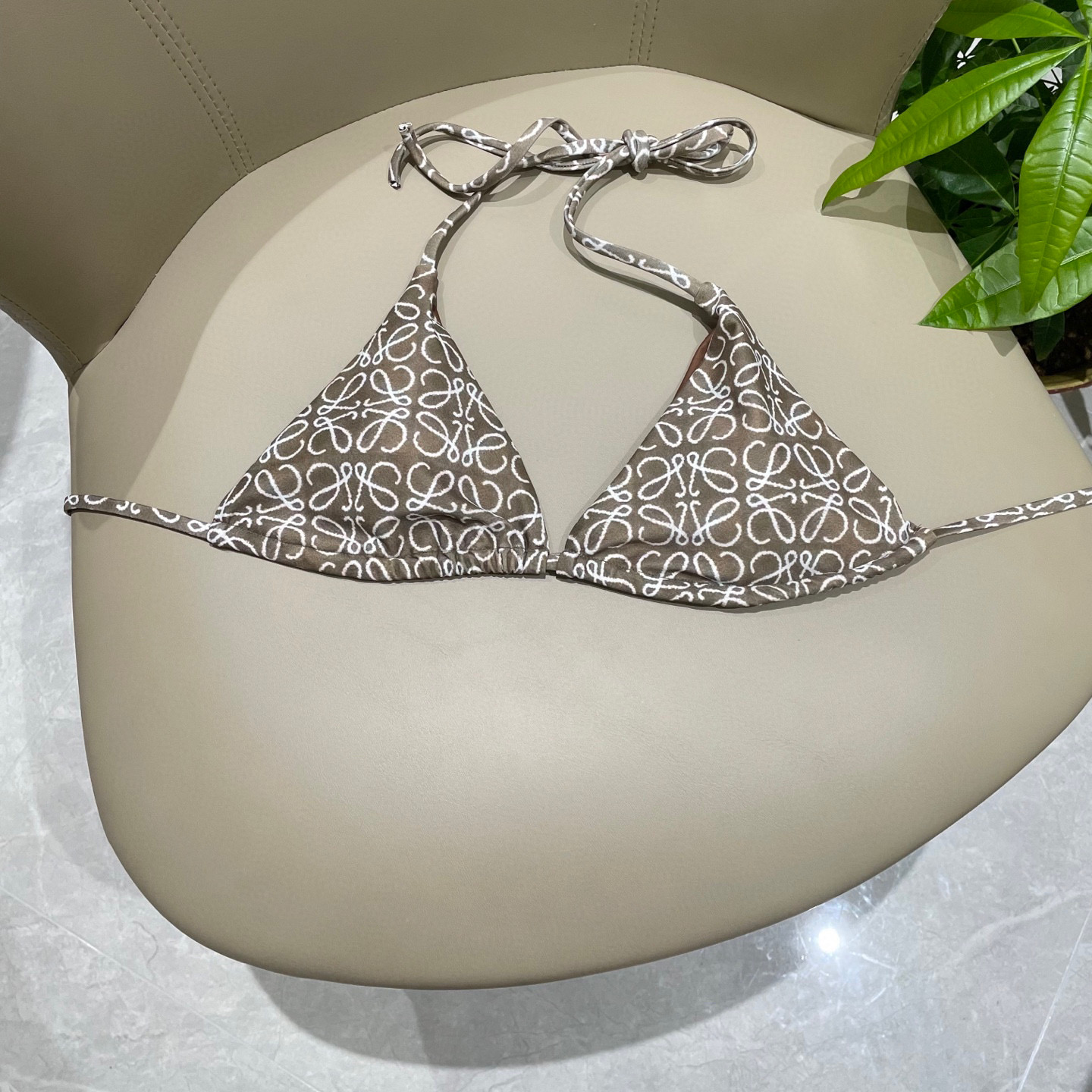  罗意威新款比基尼😍🥰适合多种场景的游泳衣🏊‍♀️海边 游泳池 温泉 水上乐园 漂流都可以😌内搭也完全可