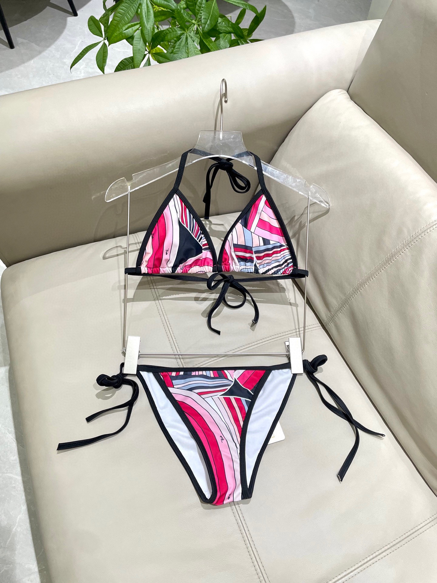  潮牌PUCCI专柜新款分体比基尼 😍🥰适合多种场景的游泳衣🏊‍♀️海边 游泳池 温泉 水上乐园 漂流都