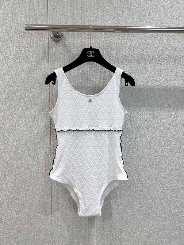  香奈儿新款提花连体体式泳衣👙❤️😍🥰适合多种场景的游泳衣🏊‍♀️海边 游泳池 温泉 水上乐园 漂流都可