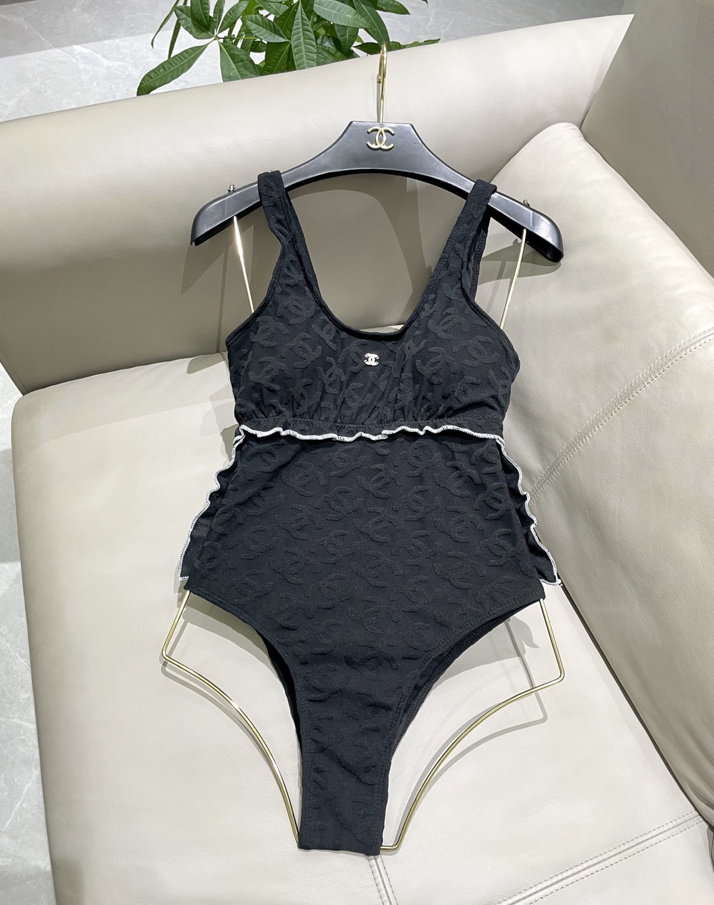  Chanel新款提花连体体式泳衣👙❤️😍🥰适合多种场景的游泳衣🏊‍♀️海边 游泳池 温泉 水上乐园 漂