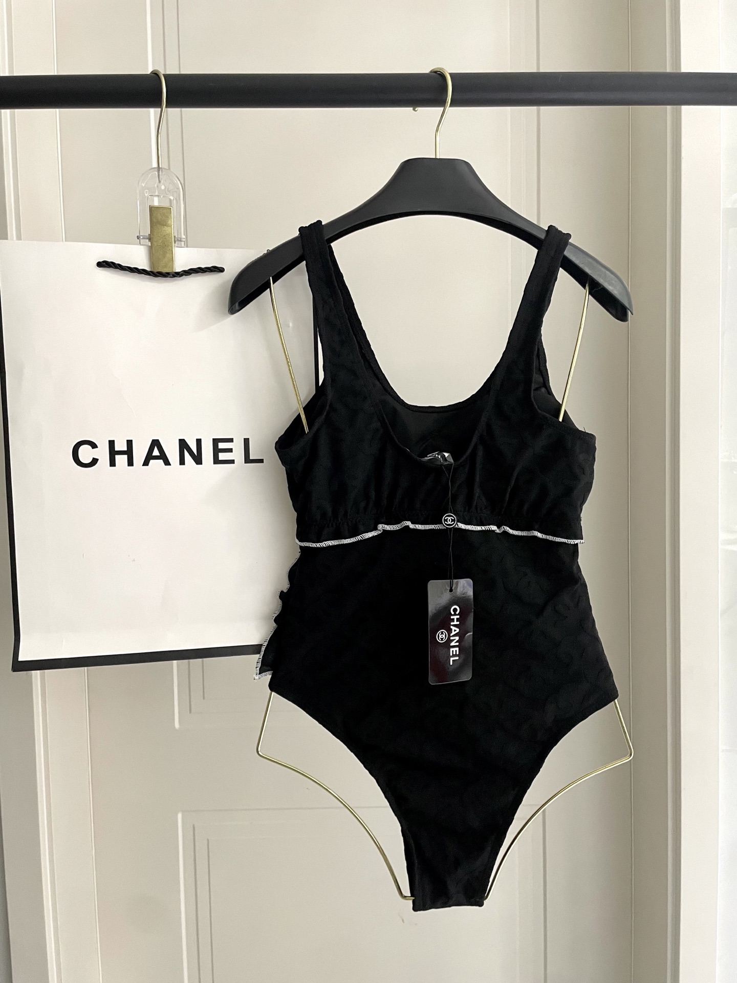  Chanel新款提花连体体式泳衣👙❤️😍🥰适合多种场景的游泳衣🏊‍♀️海边 游泳池 温泉 水上乐园 漂