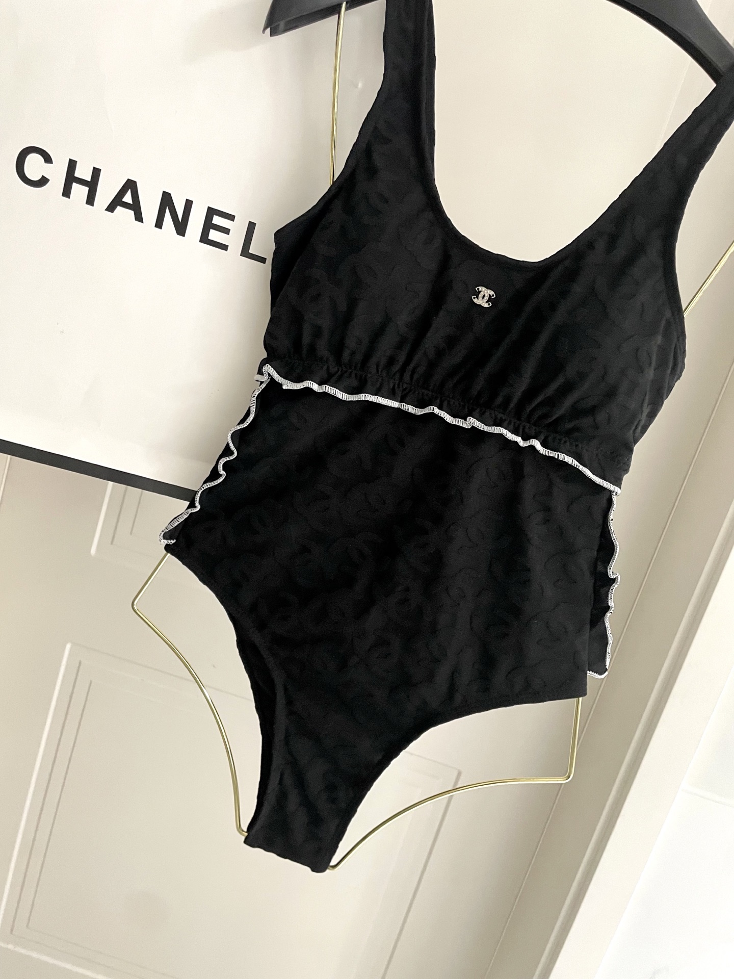  Chanel新款提花连体体式泳衣👙❤️😍🥰适合多种场景的游泳衣🏊‍♀️海边 游泳池 温泉 水上乐园 漂