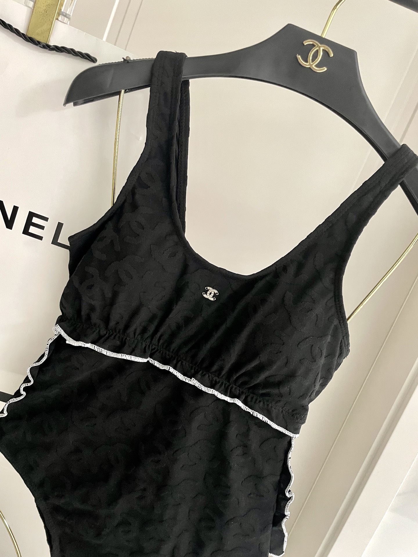  Chanel新款提花连体体式泳衣👙❤️😍🥰适合多种场景的游泳衣🏊‍♀️海边 游泳池 温泉 水上乐园 漂