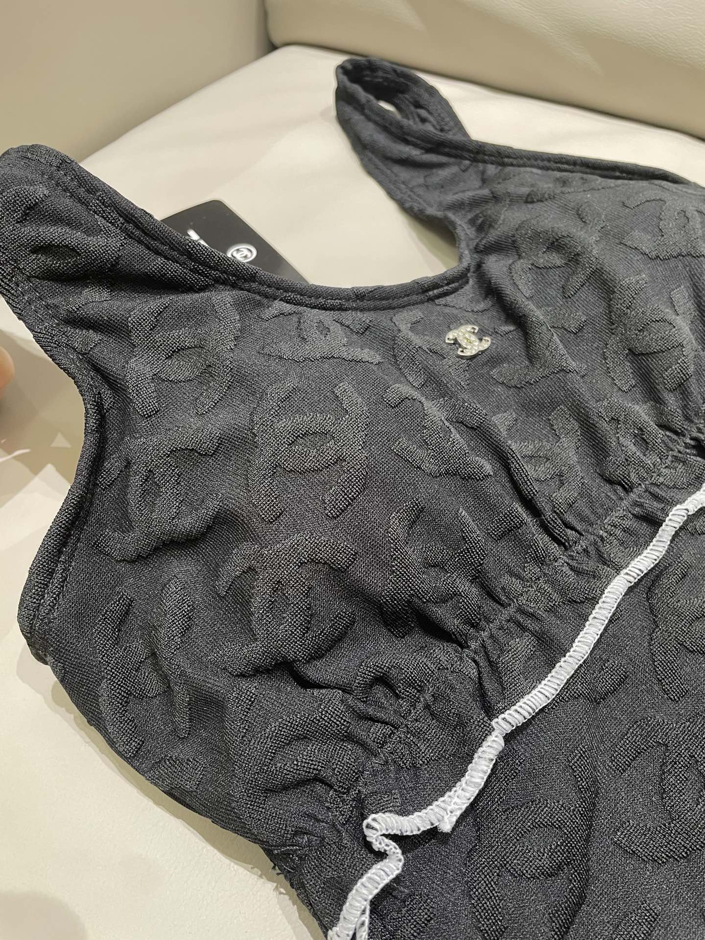  Chanel新款提花连体体式泳衣👙❤️😍🥰适合多种场景的游泳衣🏊‍♀️海边 游泳池 温泉 水上乐园 漂