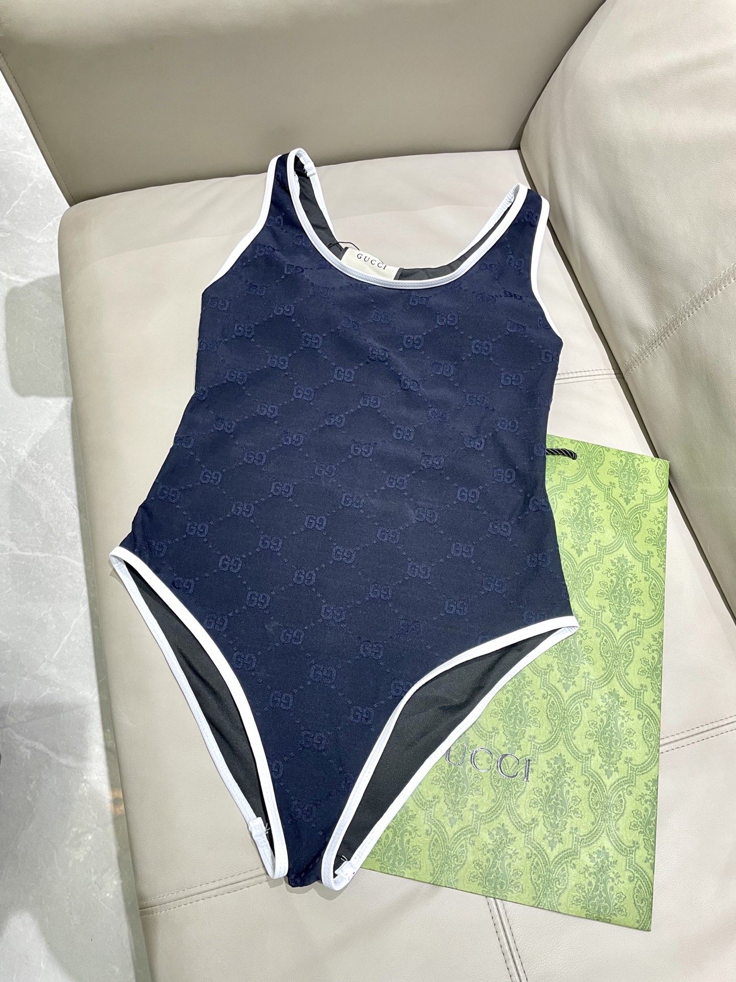  Gucci新款提花连体体式泳衣👙❤️😍🥰适合多种场景的游泳衣🏊‍♀️海边 游泳池 温泉 水上乐园 漂流