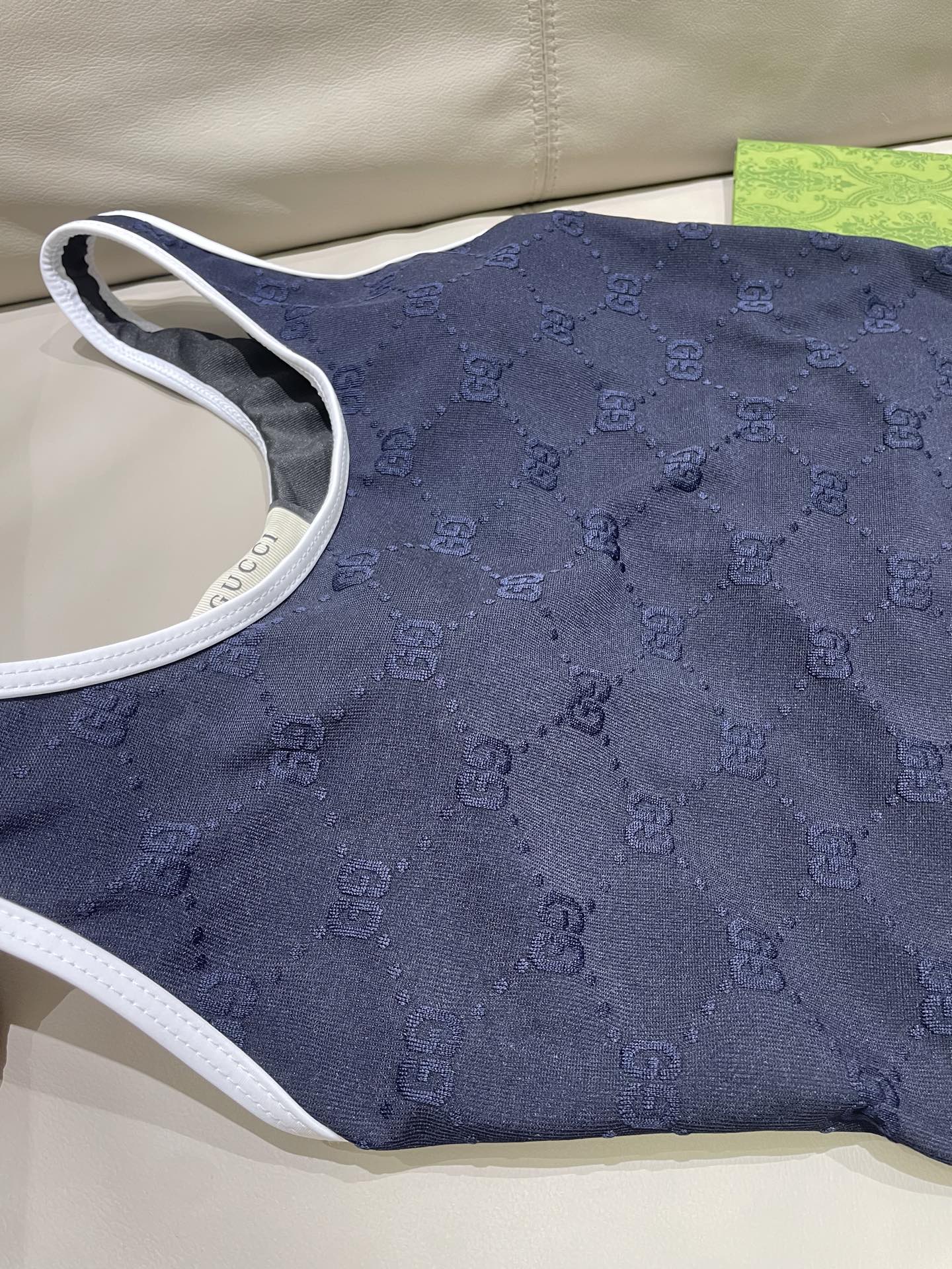  Gucci新款提花连体体式泳衣👙❤️😍🥰适合多种场景的游泳衣🏊‍♀️海边 游泳池 温泉 水上乐园 漂流