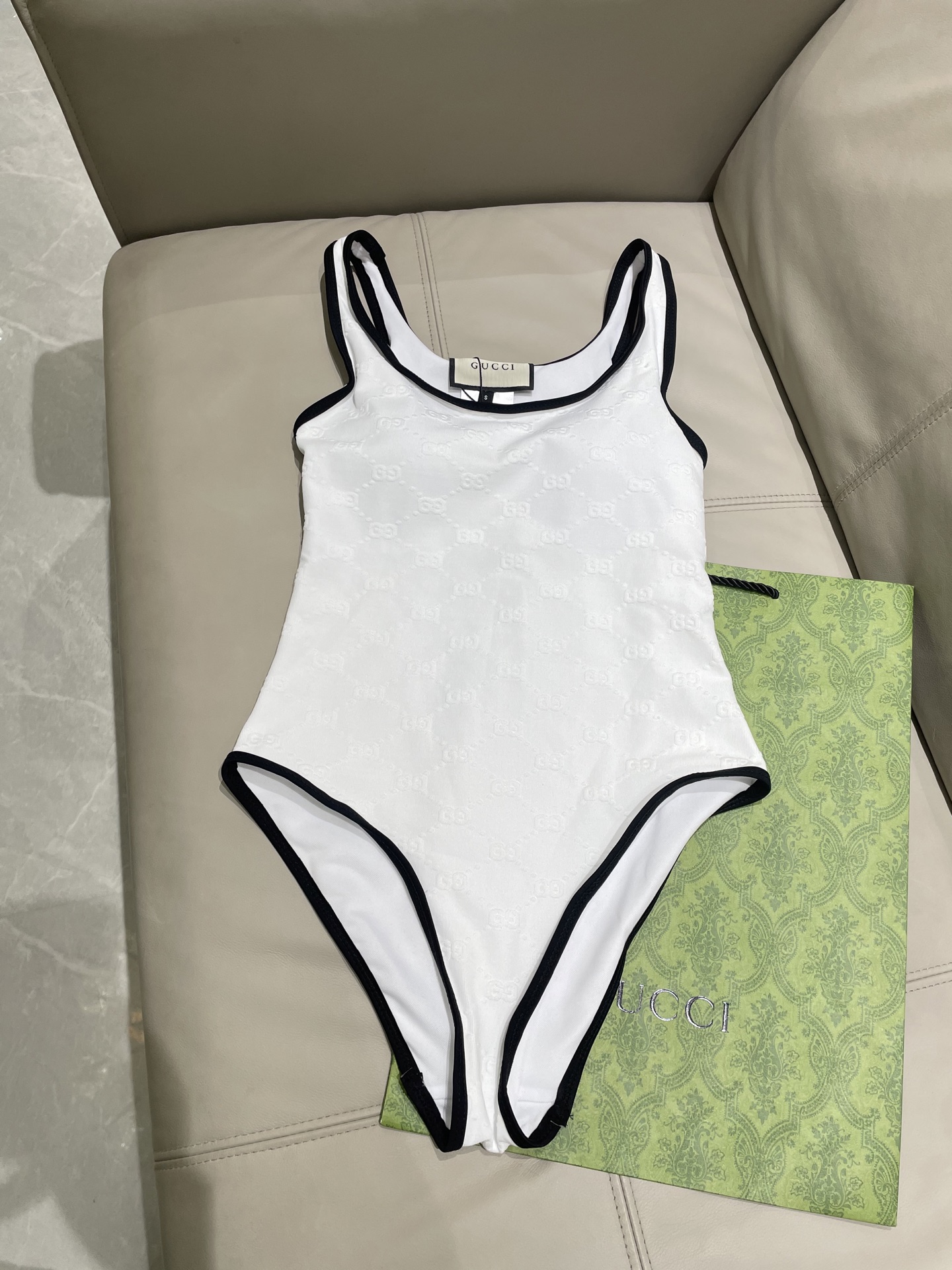  Gucci新款提花连体体式泳衣👙❤️😍🥰适合多种场景的游泳衣🏊‍♀️海边 游泳池 温泉 水上乐园 漂流