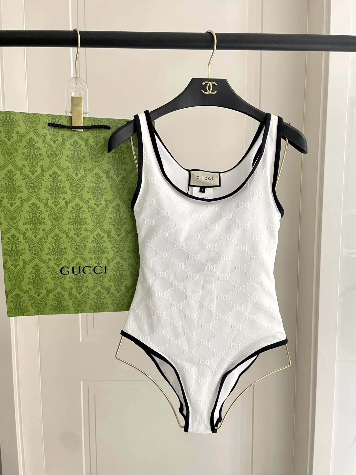  Gucci新款提花连体体式泳衣👙❤️😍🥰适合多种场景的游泳衣🏊‍♀️海边 游泳池 温泉 水上乐园 漂流