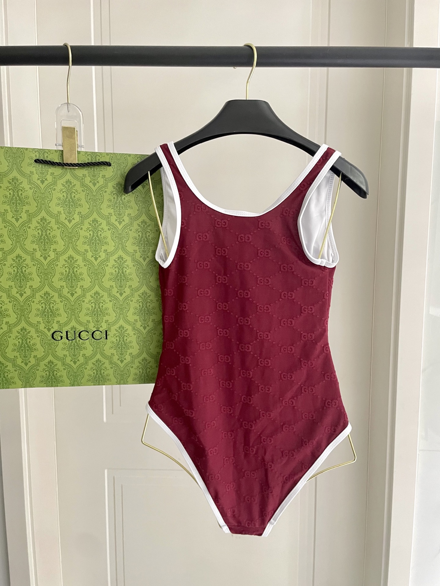  Gucci新款提花连体体式泳衣👙❤️😍🥰适合多种场景的游泳衣🏊‍♀️海边 游泳池 温泉 水上乐园 漂流