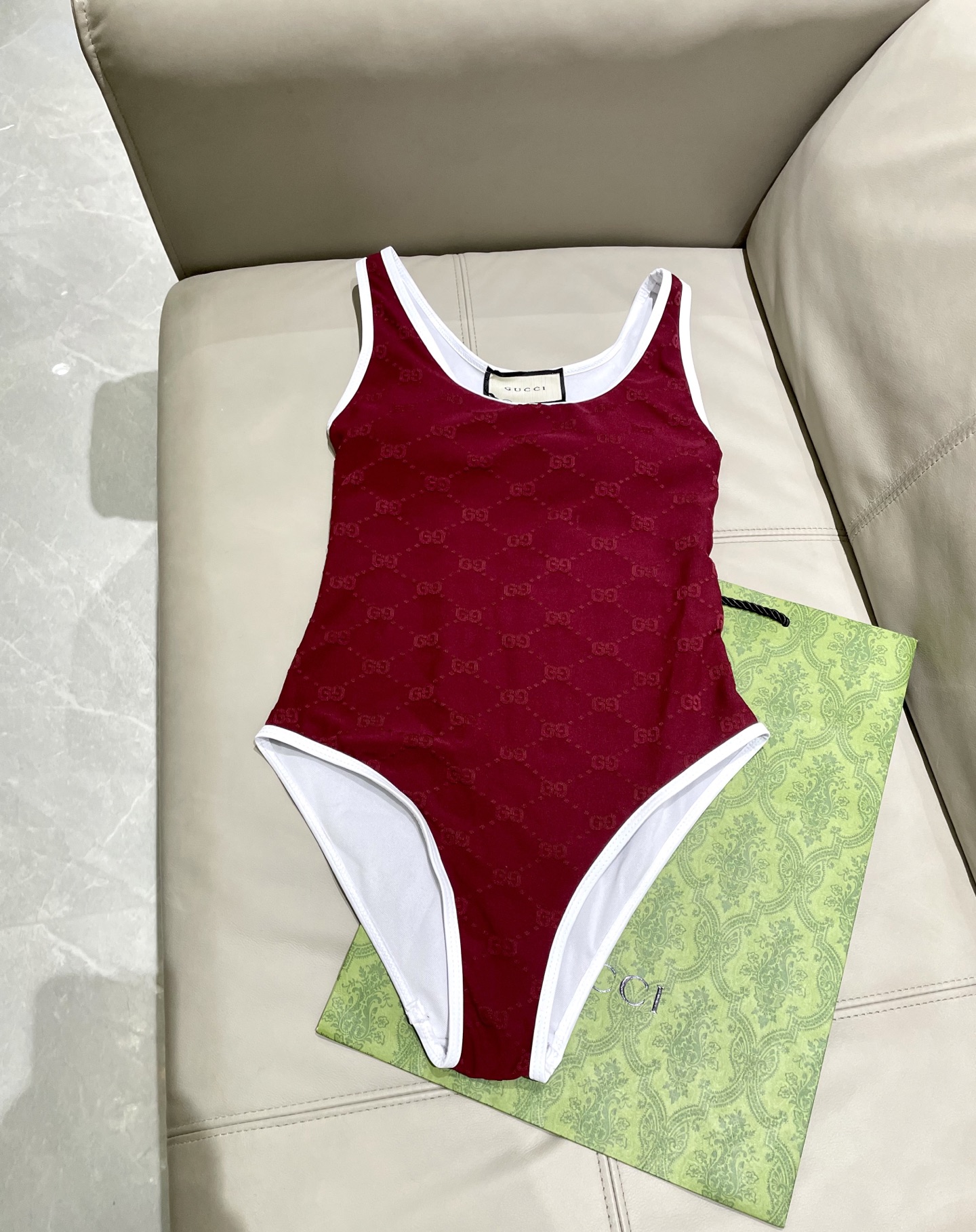  Gucci新款提花连体体式泳衣👙❤️😍🥰适合多种场景的游泳衣🏊‍♀️海边 游泳池 温泉 水上乐园 漂流