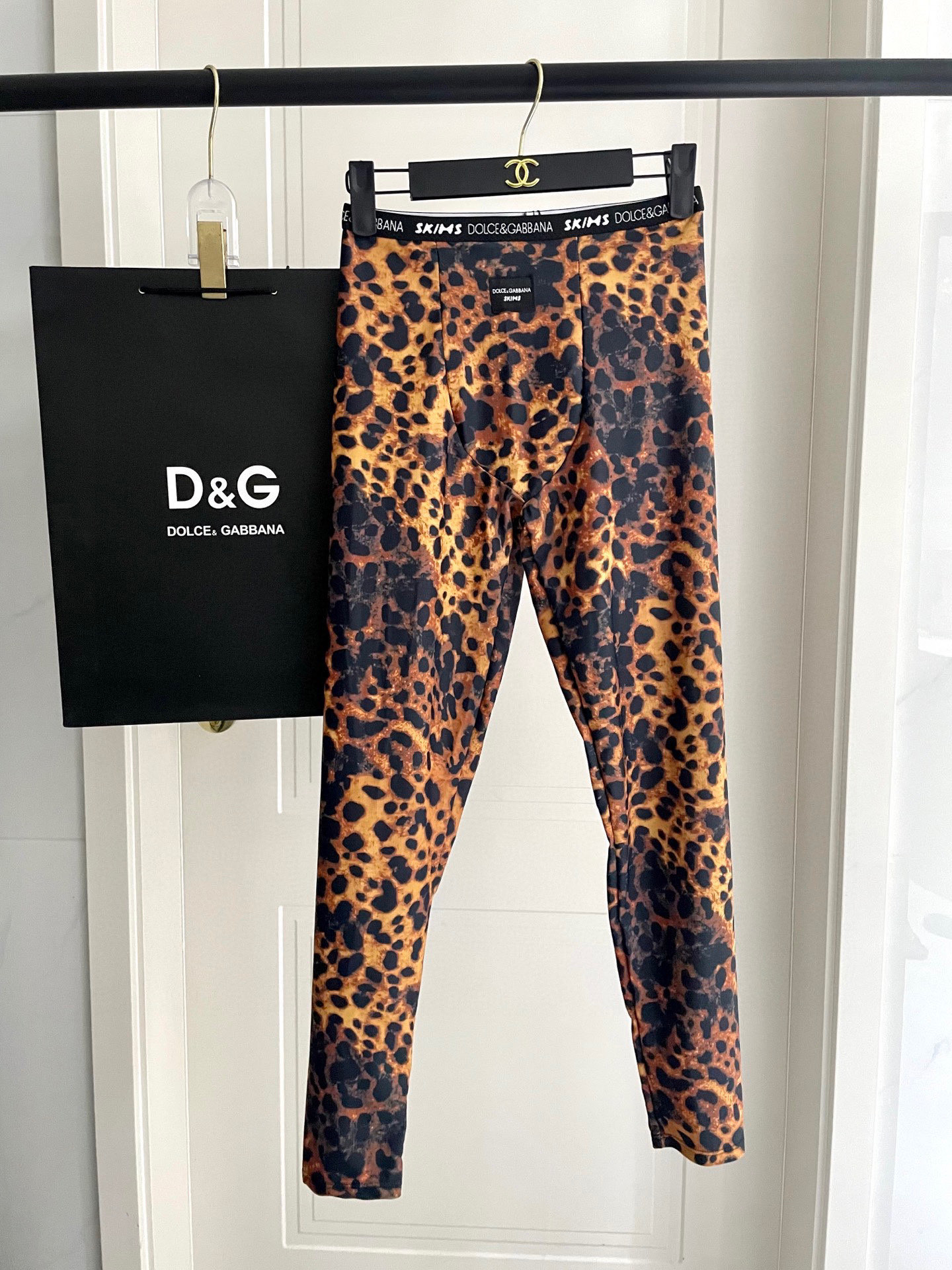  DG新款高弹力健身长款瑜伽服运动套装~小背心➕修身提臀显瘦打底裤
S M L Xl