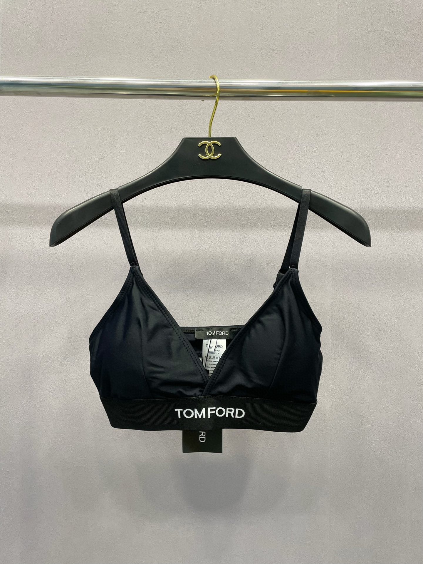  Tom Ford新款渐变高弹力健身瑜伽服运动套装~性感小吊带（有胸垫）+修身提臀显瘦打底裤脚     