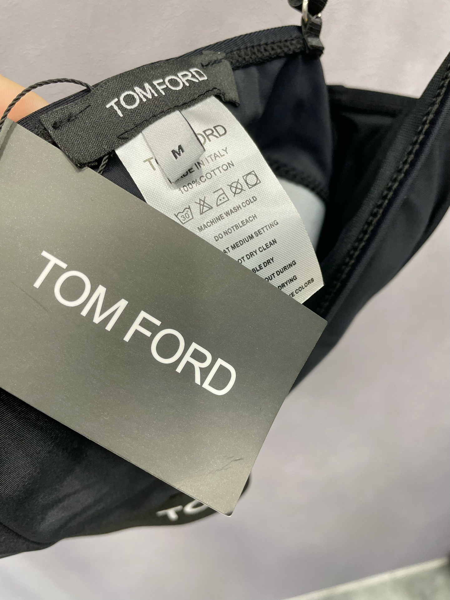  Tom Ford新款渐变高弹力健身瑜伽服运动套装~性感小吊带（有胸垫）+修身提臀显瘦打底裤脚     