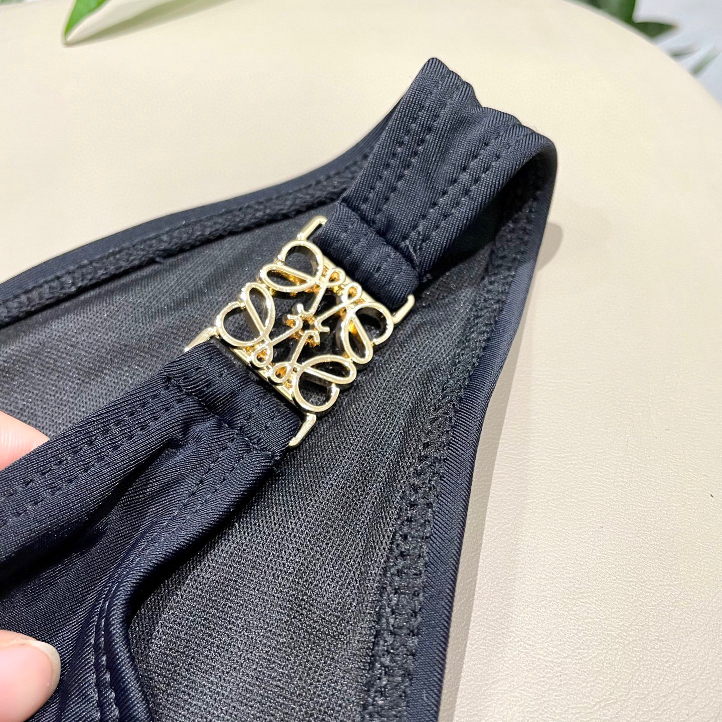  罗意威新款比基尼泳衣  定制对吧版五金 😍🥰适合多种场景的游泳衣🏊‍♀️海边 游泳池 温泉 水上乐园 