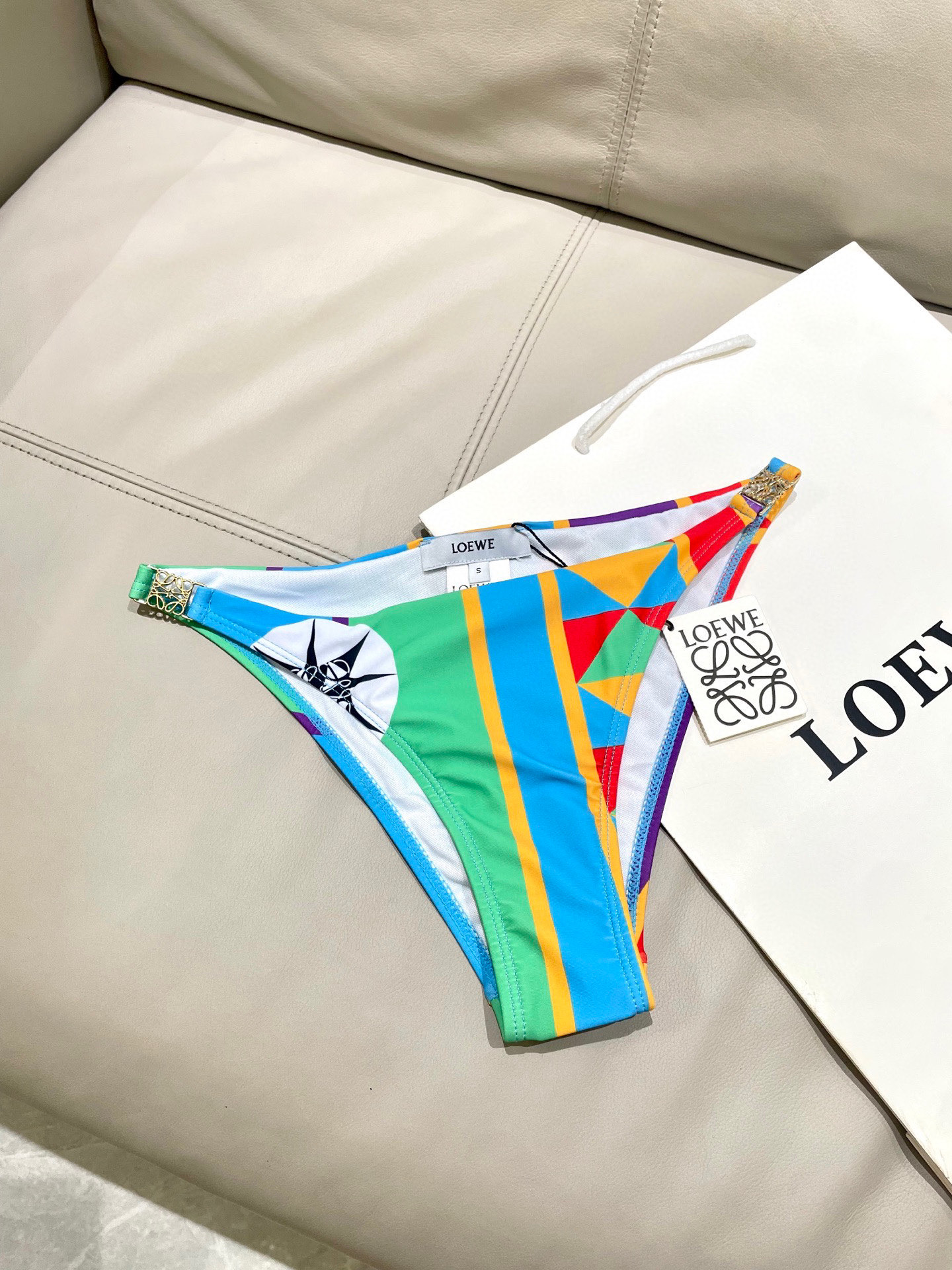  Lowe专柜新款气质款 性感又遮肉肉😍🥰适合多种场景的游泳衣🏊‍♀️海边 游泳池 温泉 水上乐园 漂流