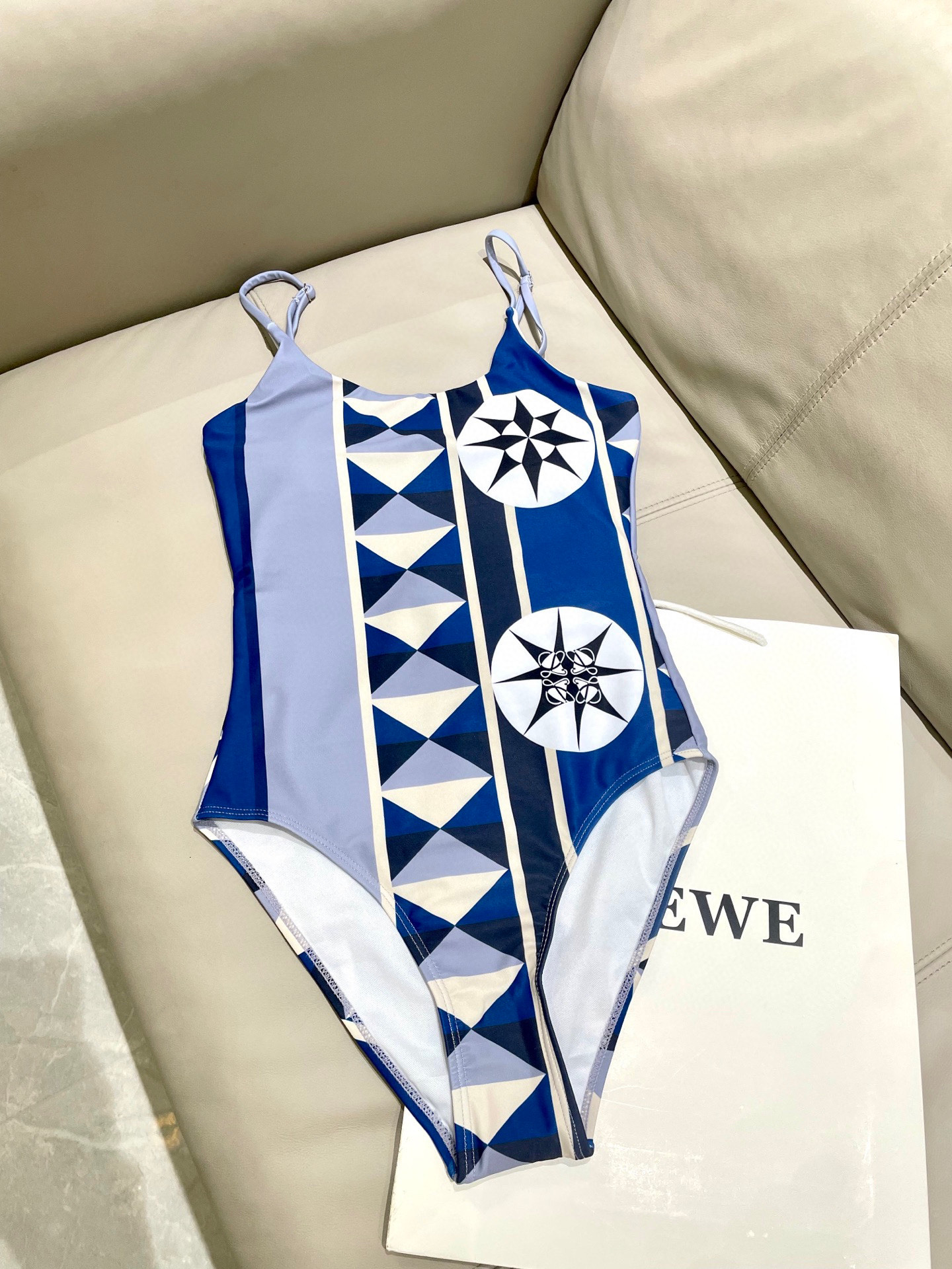  Lowe专柜新款气质款 性感又遮肉肉😍🥰适合多种场景的游泳衣🏊‍♀️海边 游泳池 温泉 水上乐园 漂流