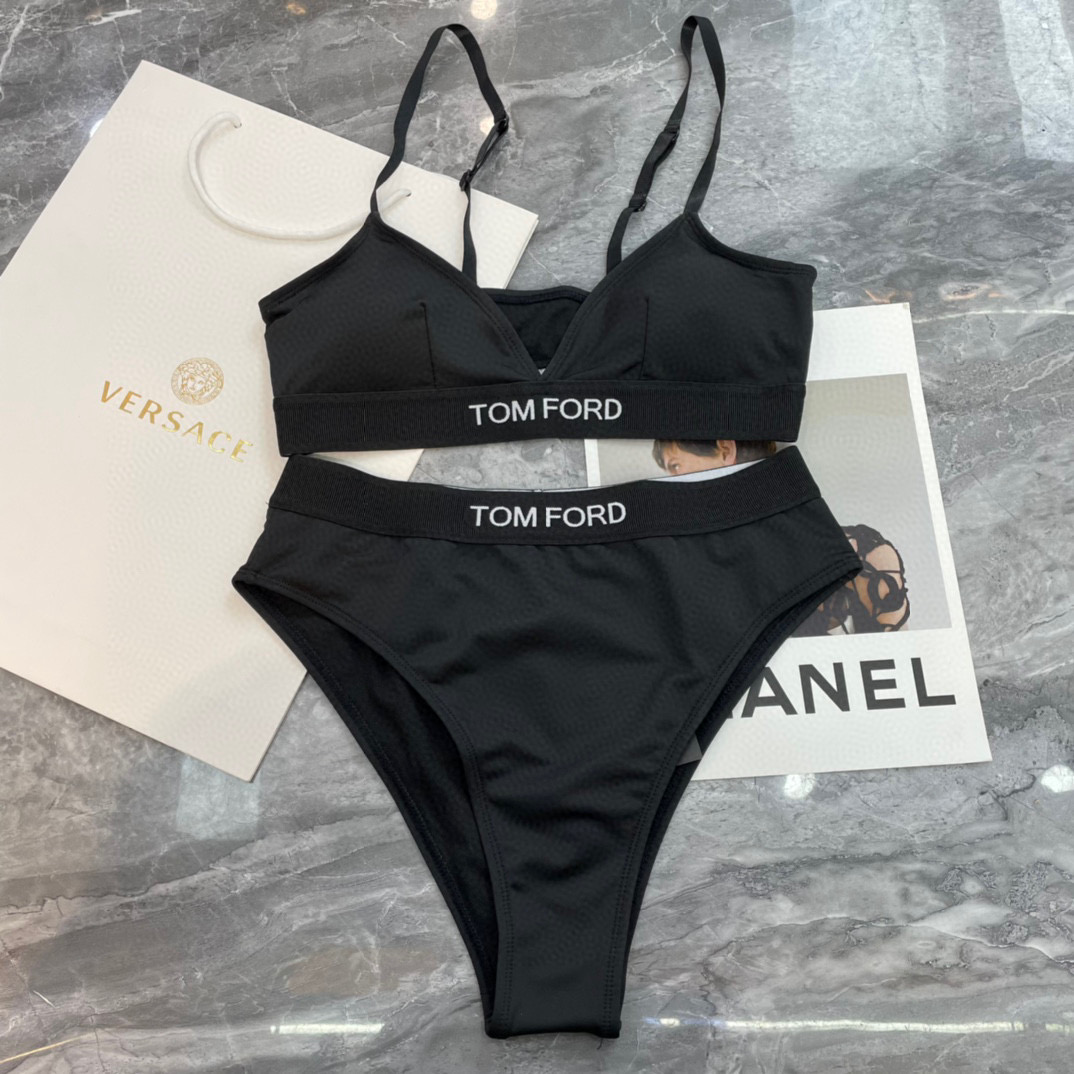  TOMFORD新款比基尼😍🥰适合多种场景的游泳衣🏊‍♀️海边 游泳池 温泉 水上乐园 漂流都可以😌内搭