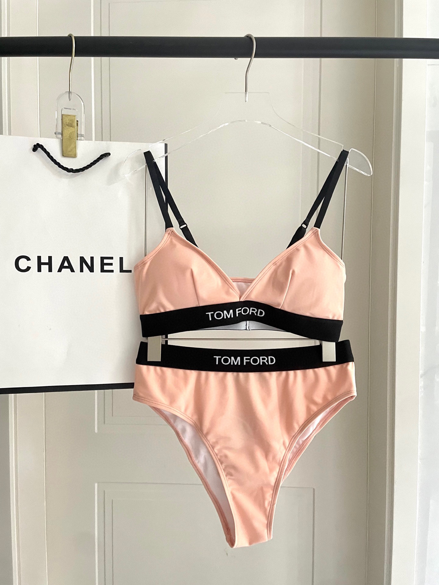  TOMFORD新款比基尼😍🥰适合多种场景的游泳衣🏊‍♀️海边 游泳池 温泉 水上乐园 漂流都可以😌内搭